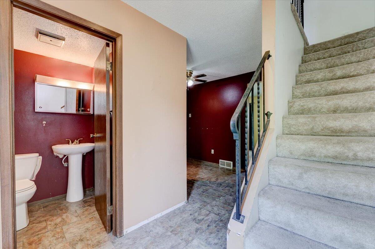 3418 Harcourt Drive Property Photo 3