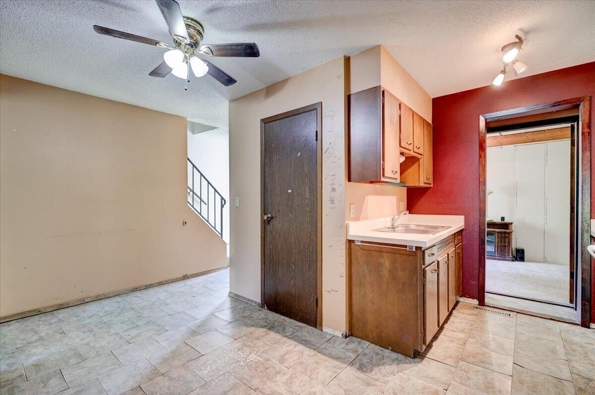 3418 Harcourt Drive Property Photo 8