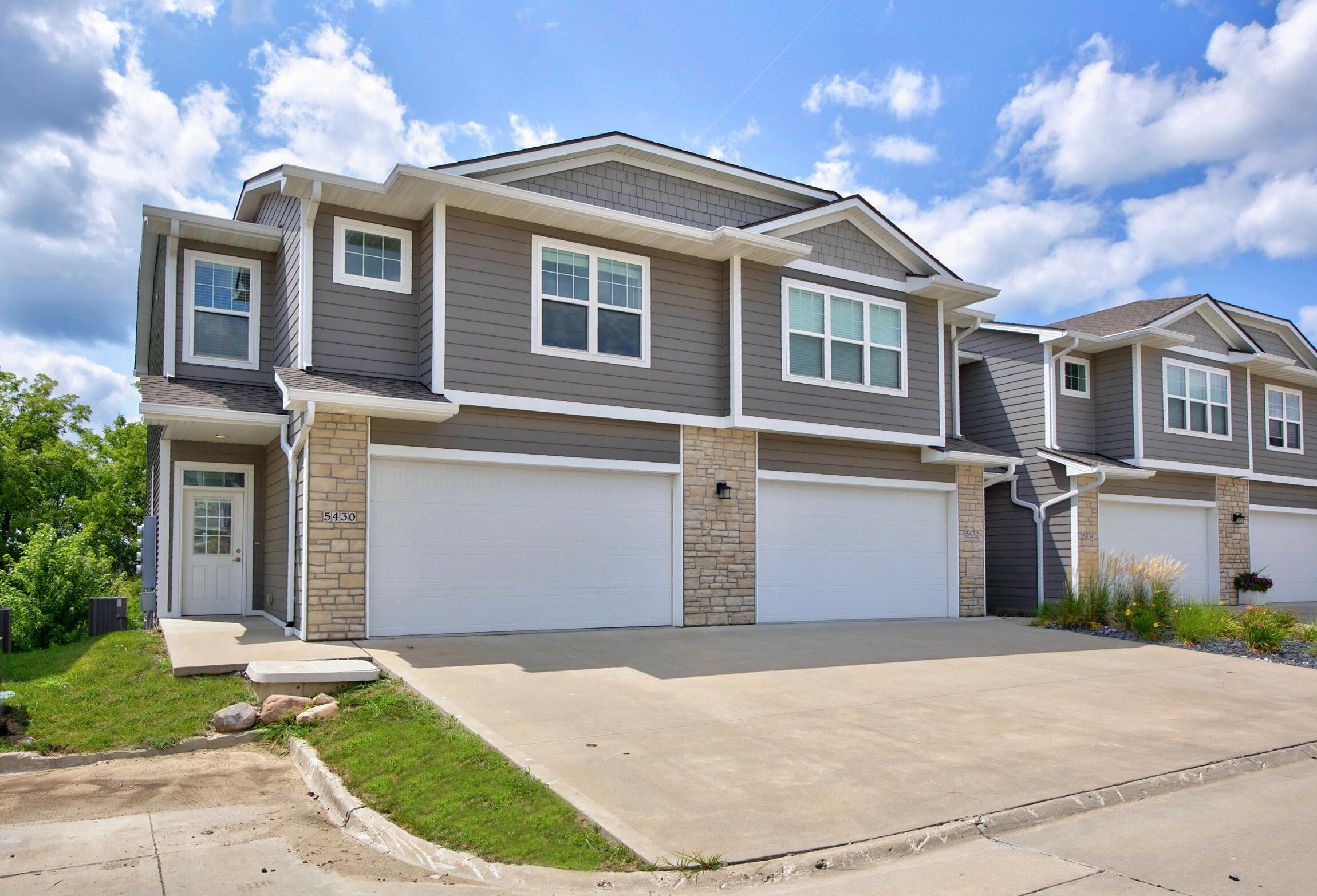5430 154th Court Property Photo 1