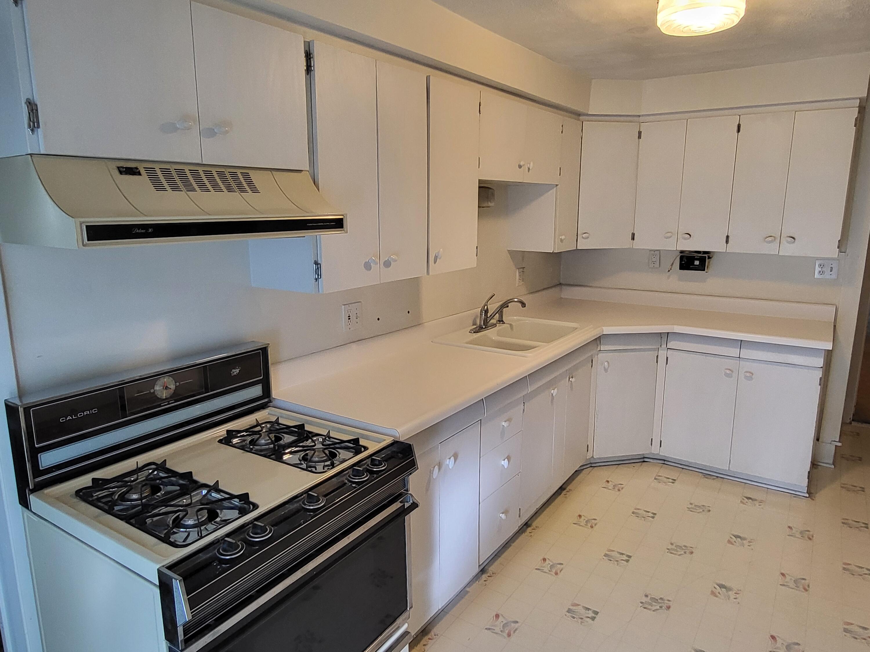 1503 Marshall Street Property Photo 7