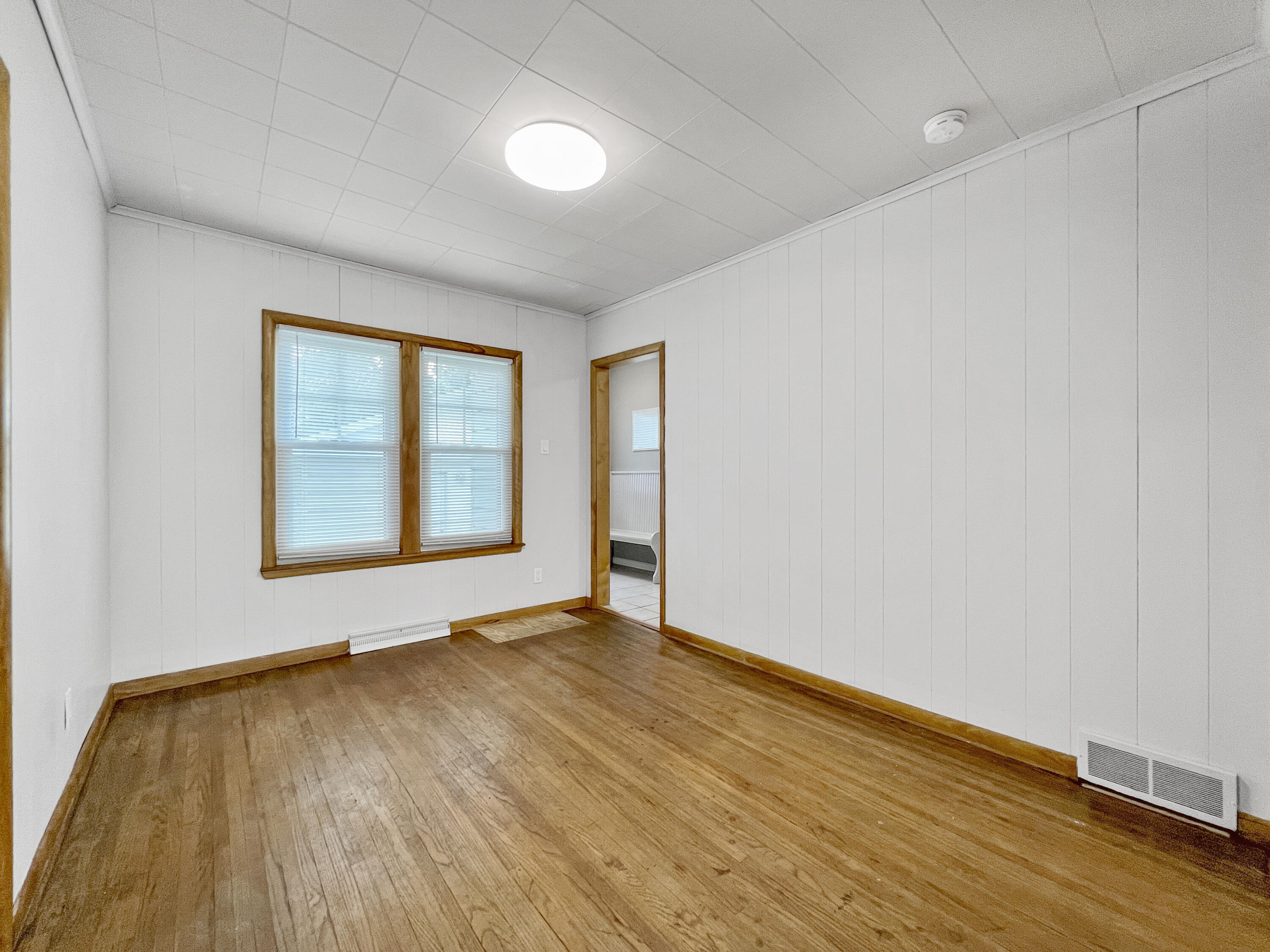1220 Lincoln Way Property Photo 9