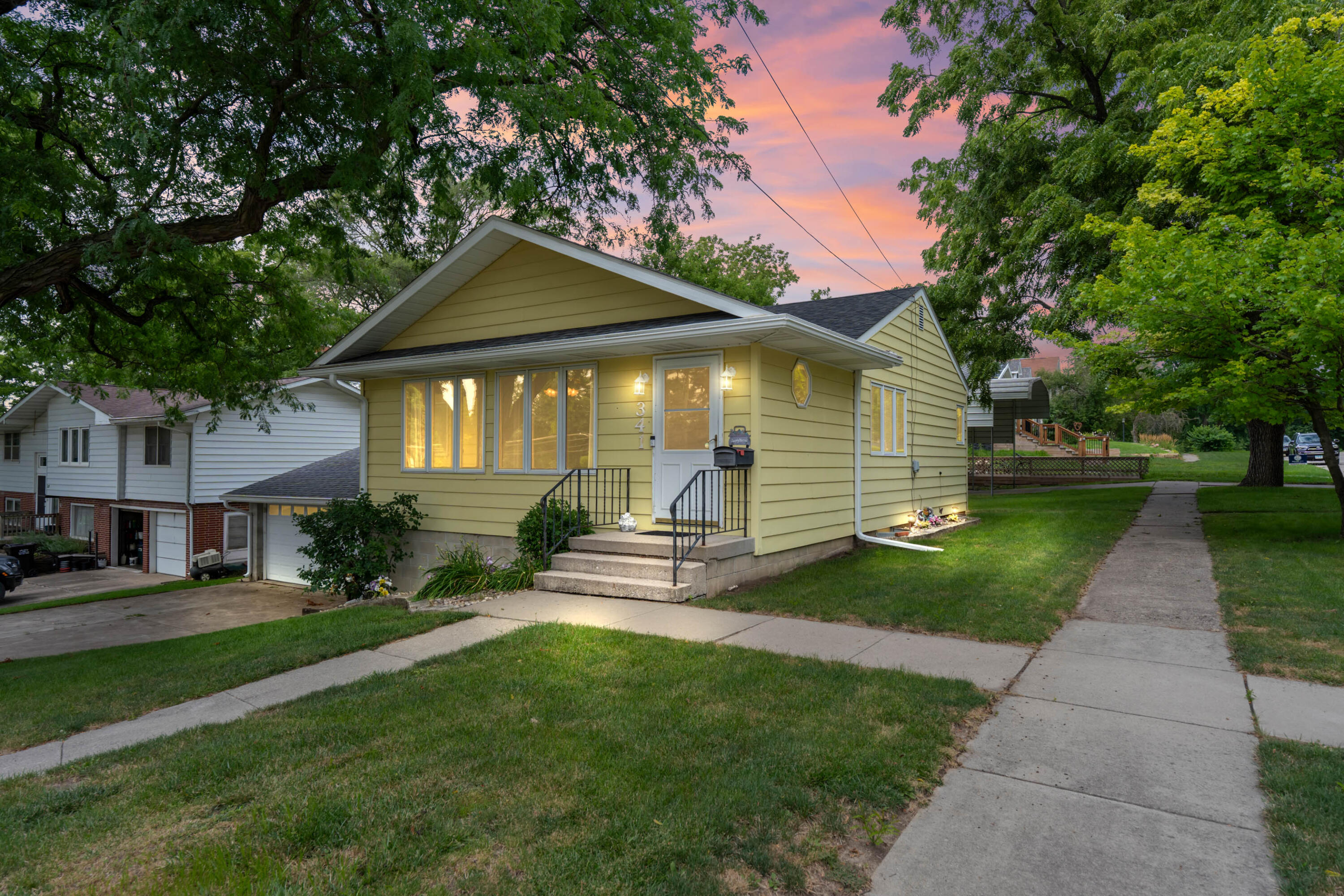 341 E Avenue Property Photo 4