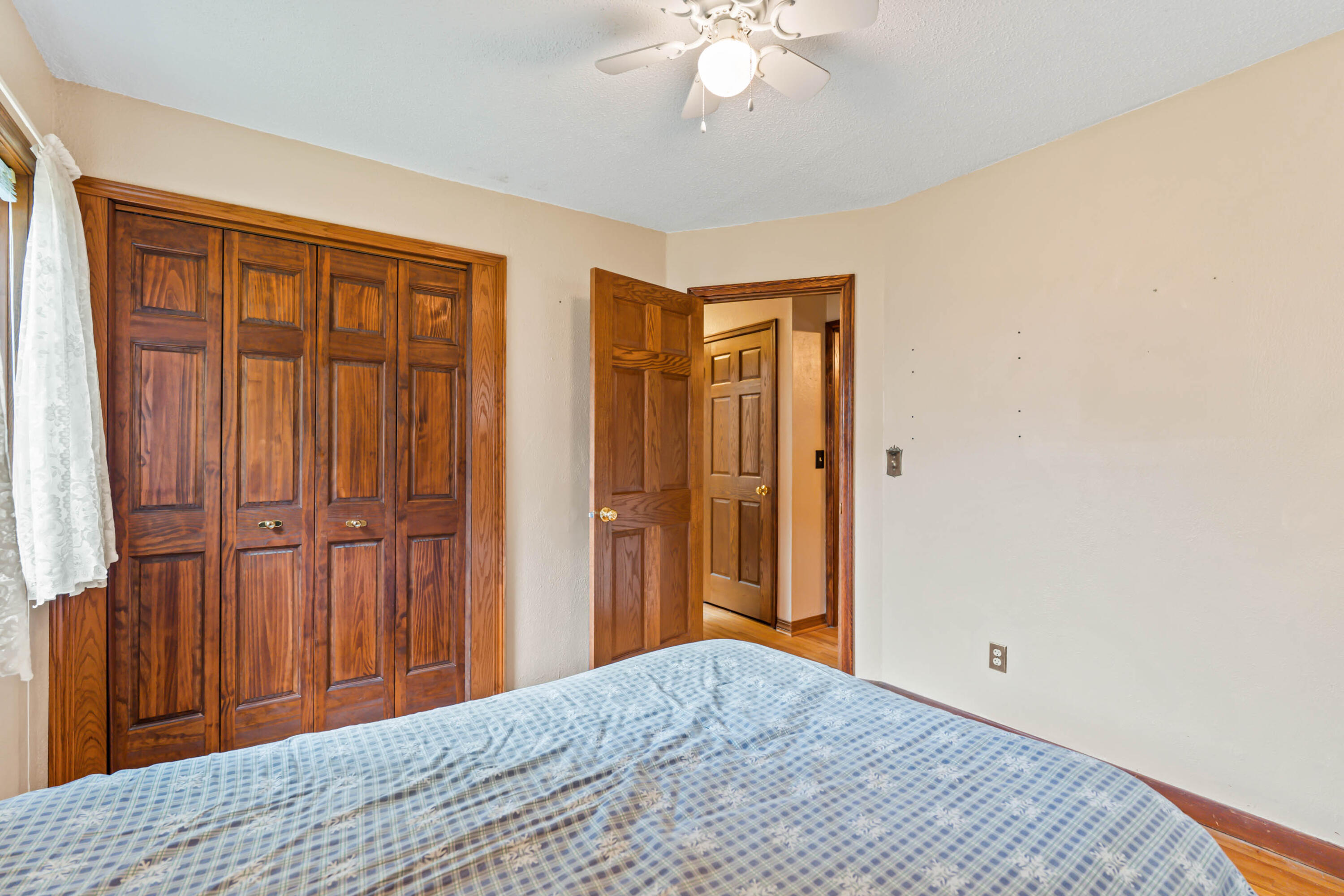 341 E Avenue Property Photo 17
