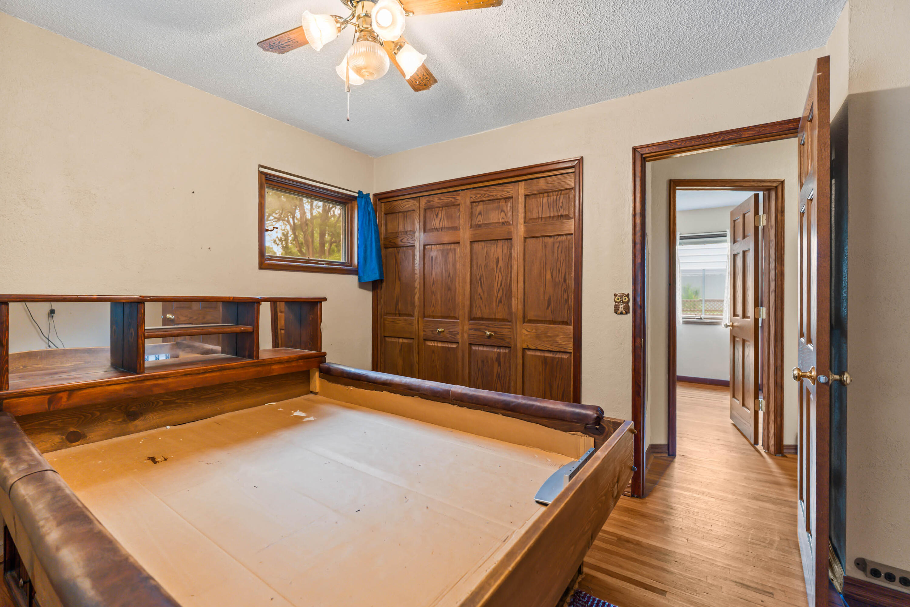 341 E Avenue Property Photo 19