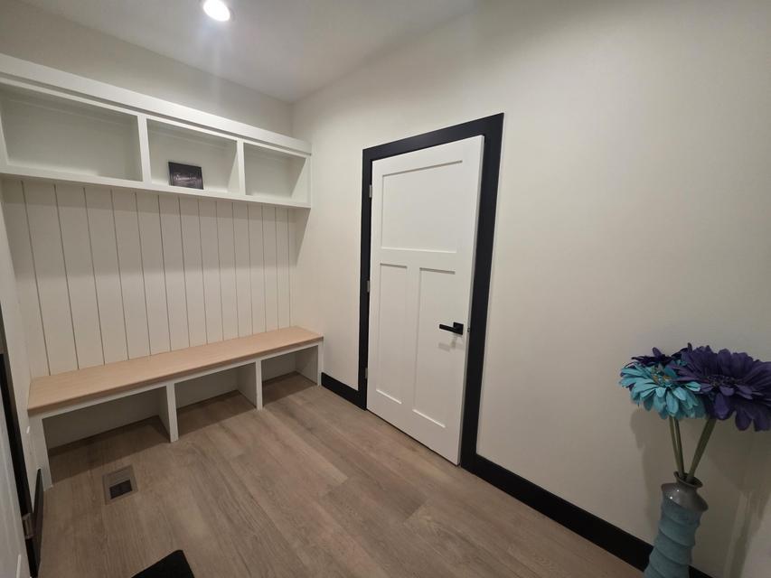 718 Ringold Street Property Photo 4