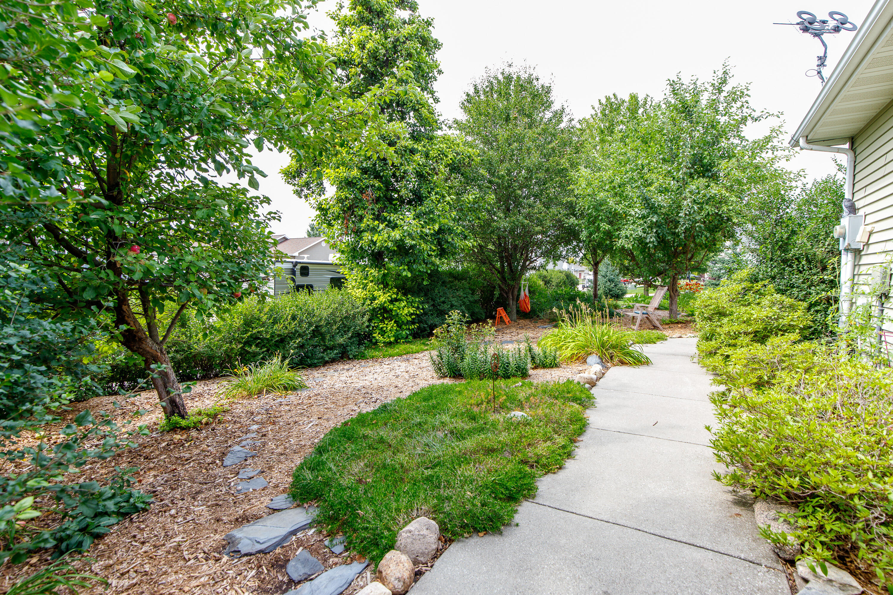 1811 Aldrich Avenue Property Photo 30