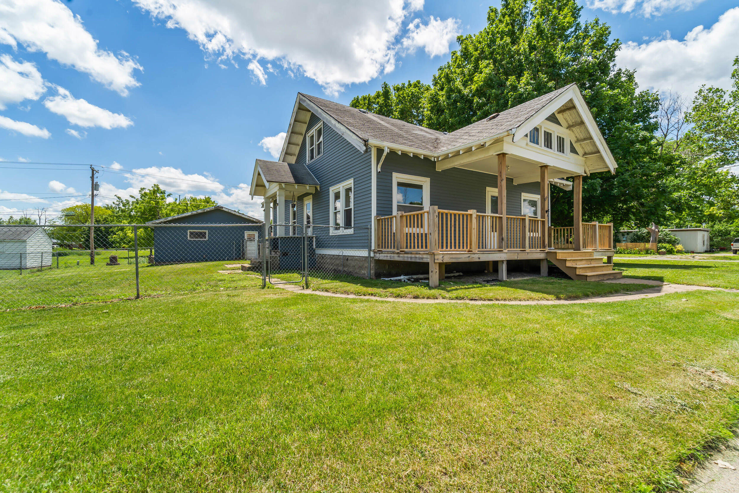 610 Fruitt Avenue Property Photo 4