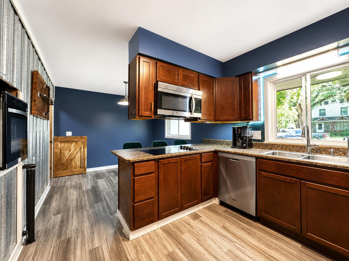 3012 64th Street Property Photo 6