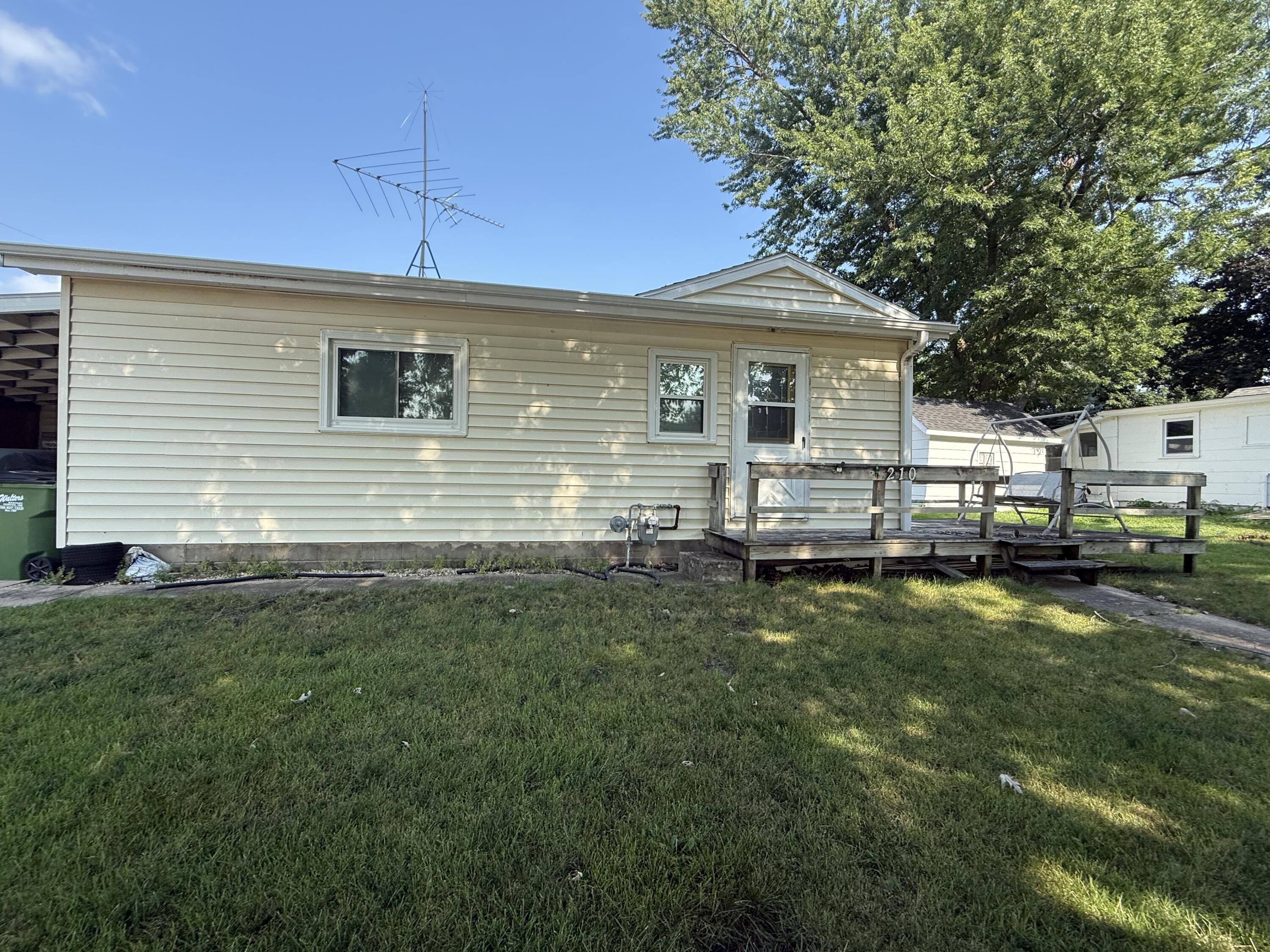 210 Webster Street Property Photo 1