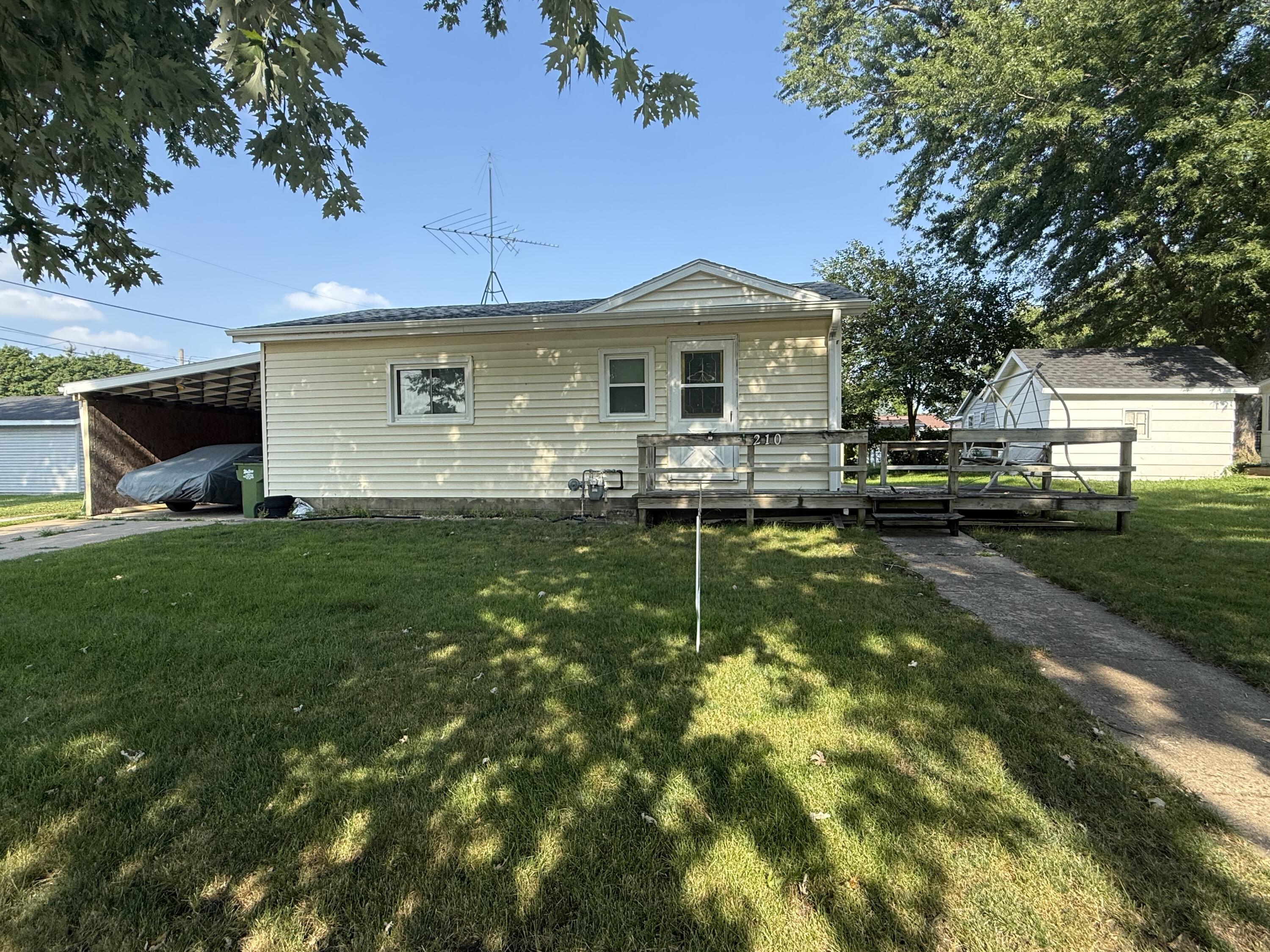 210 Webster Street Property Photo 2