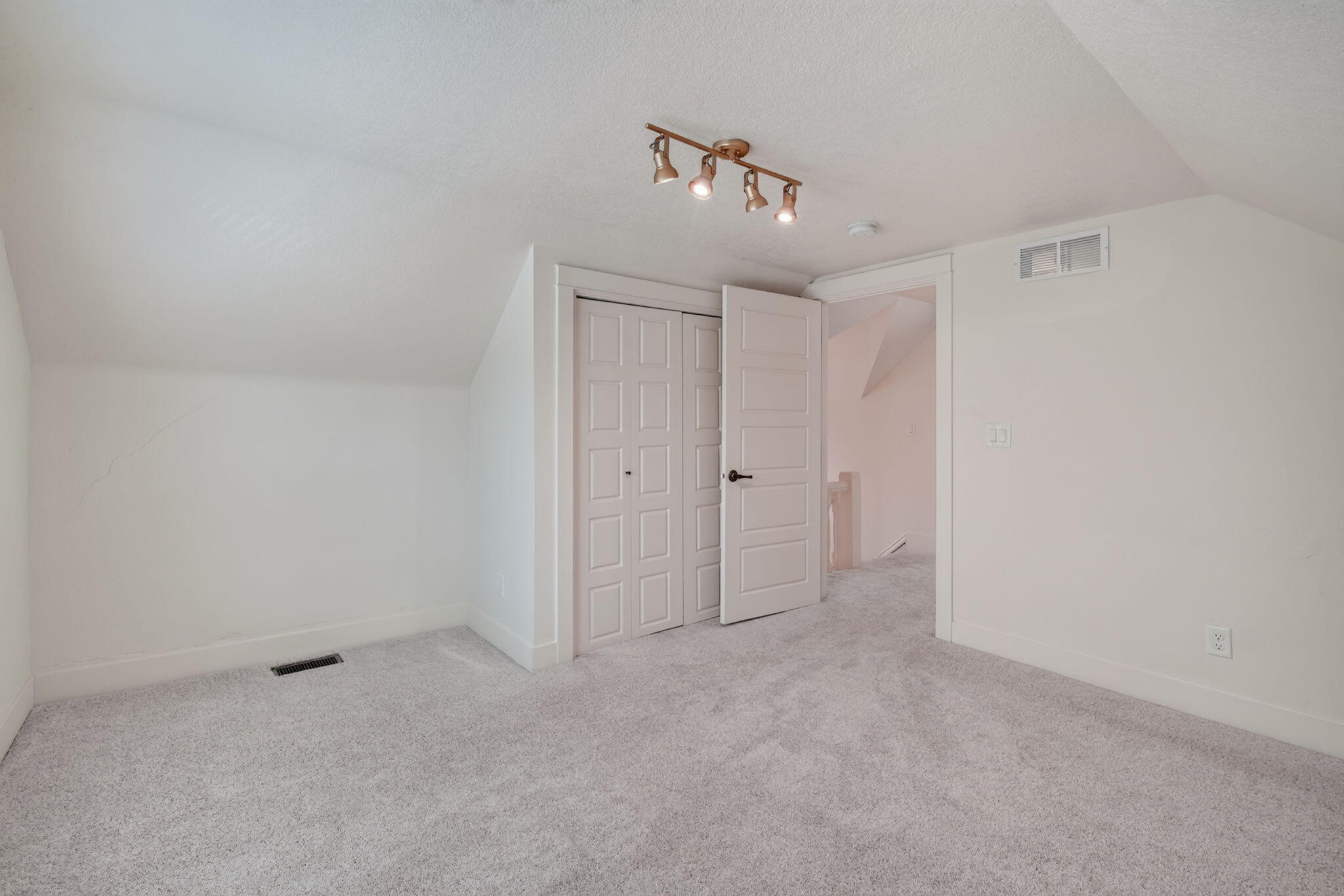 1107 24th Street Property Photo 17