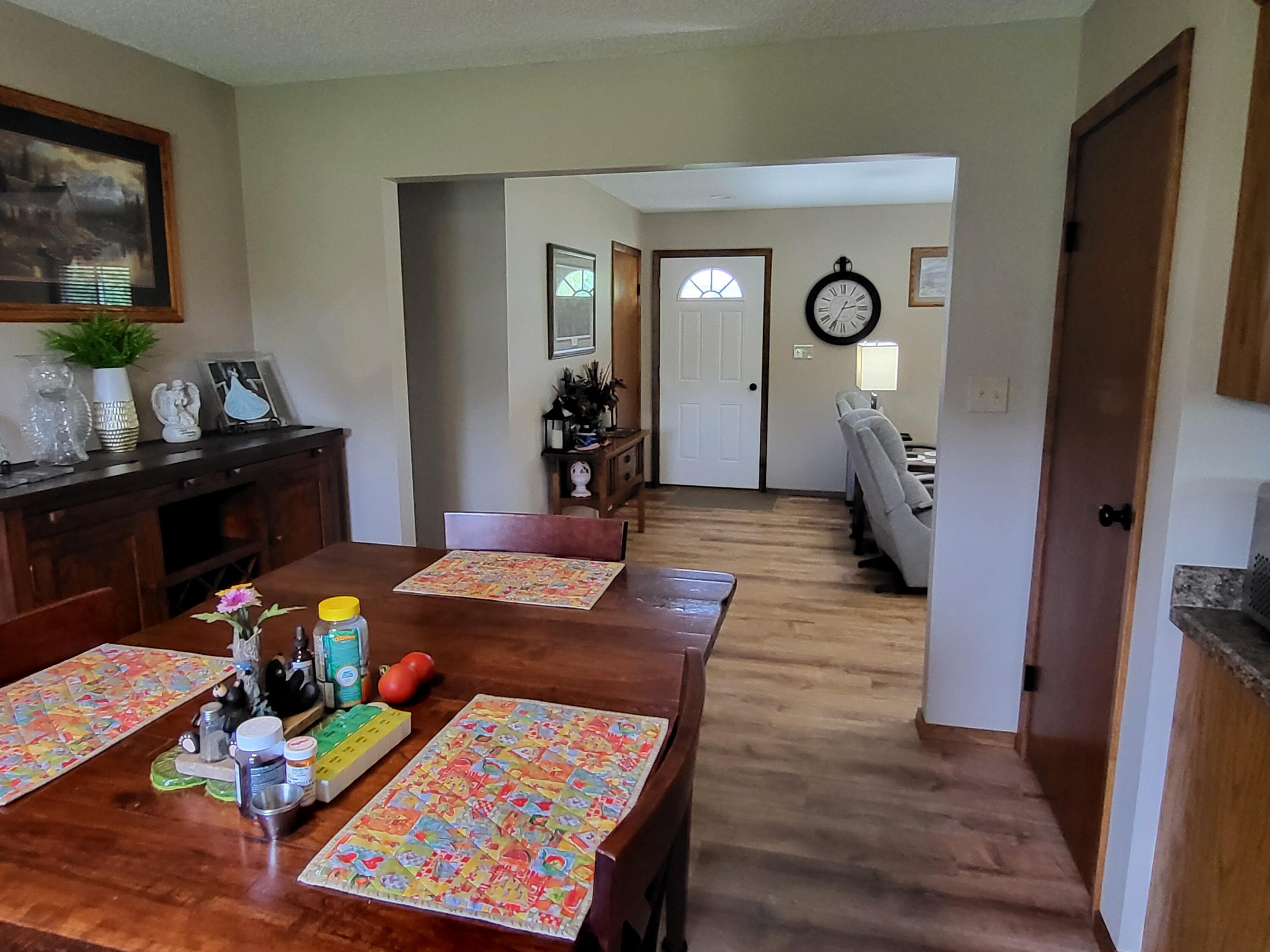 1424 Clinton Street Property Photo 5