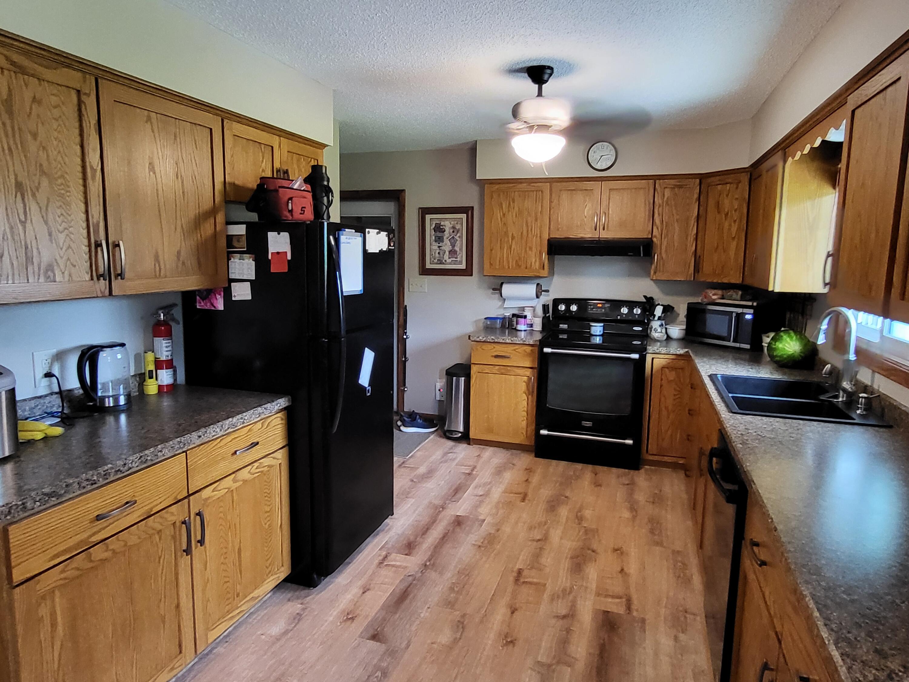 1424 Clinton Street Property Photo 7