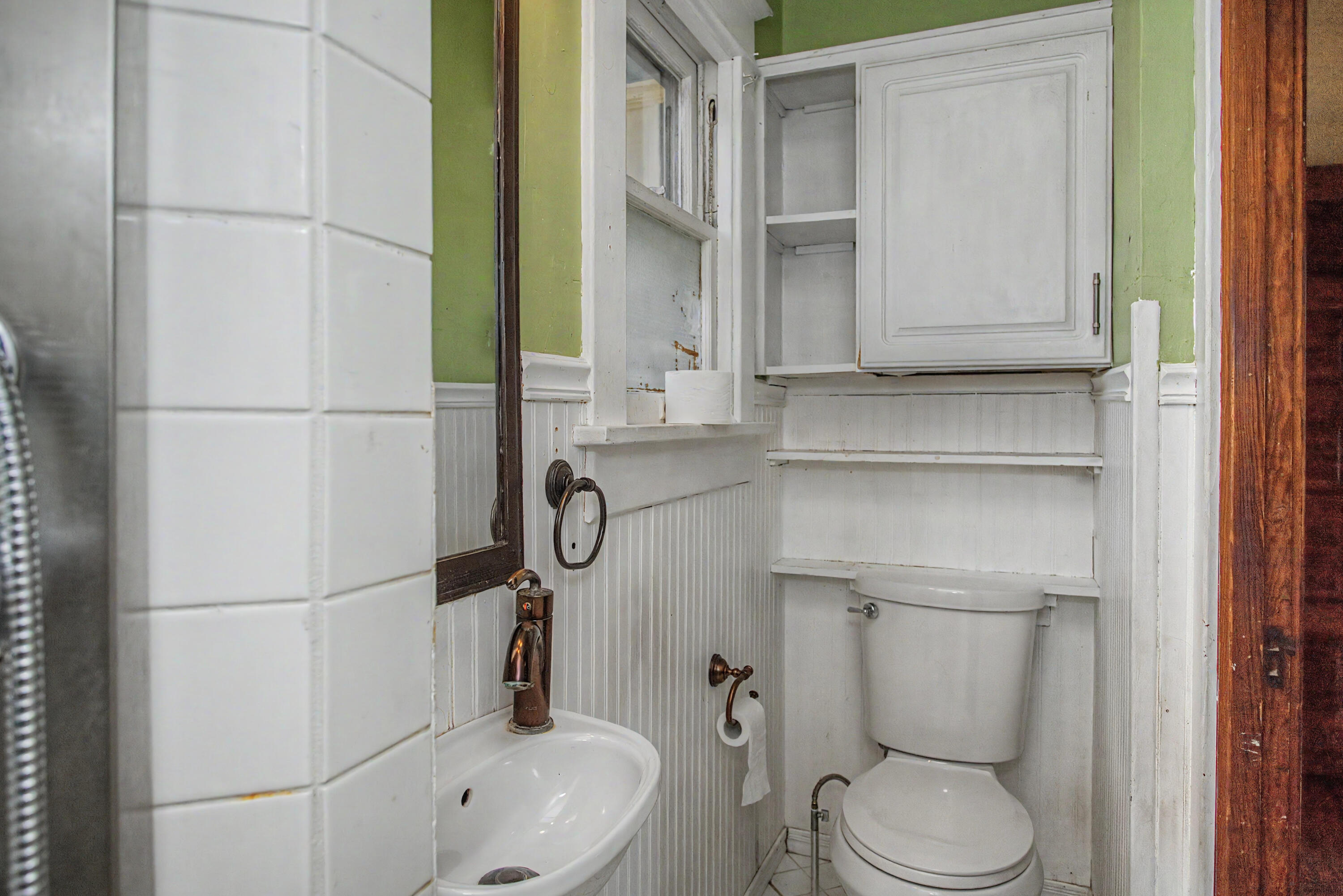 218 E 7th Street Property Photo 21