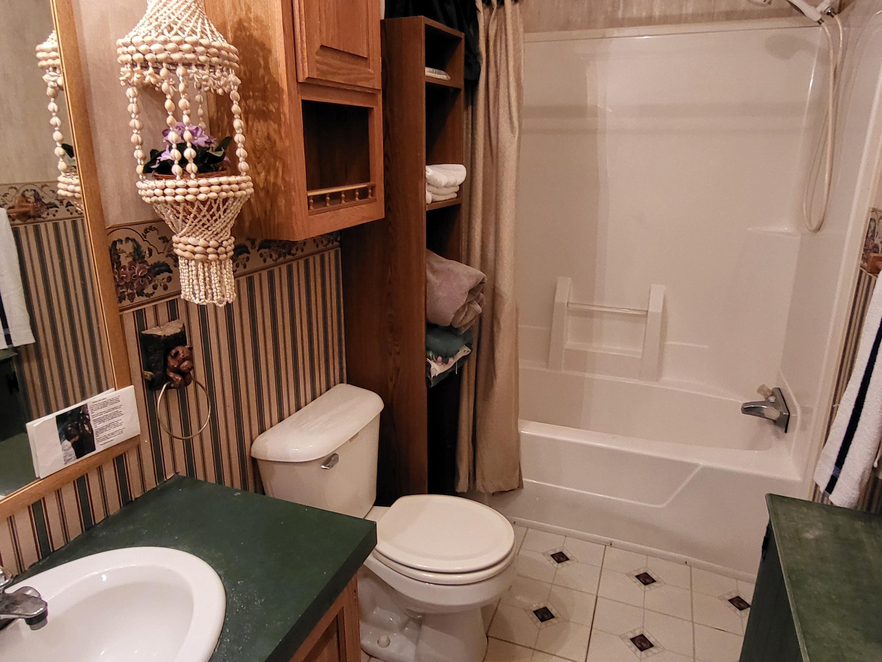 403 W 8th Street Property Photo 8