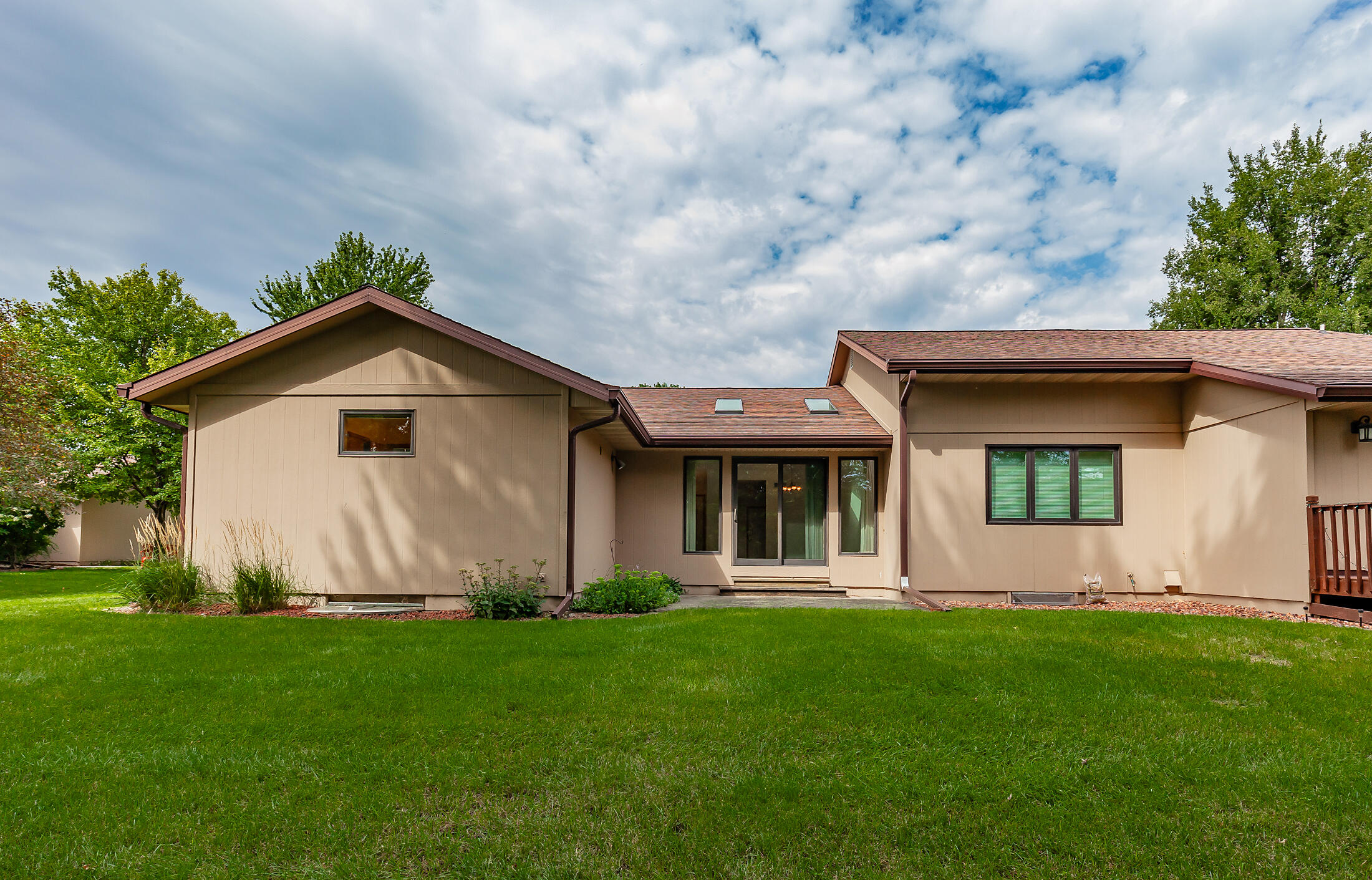 1514 Indiana Avenue Property Photo 3