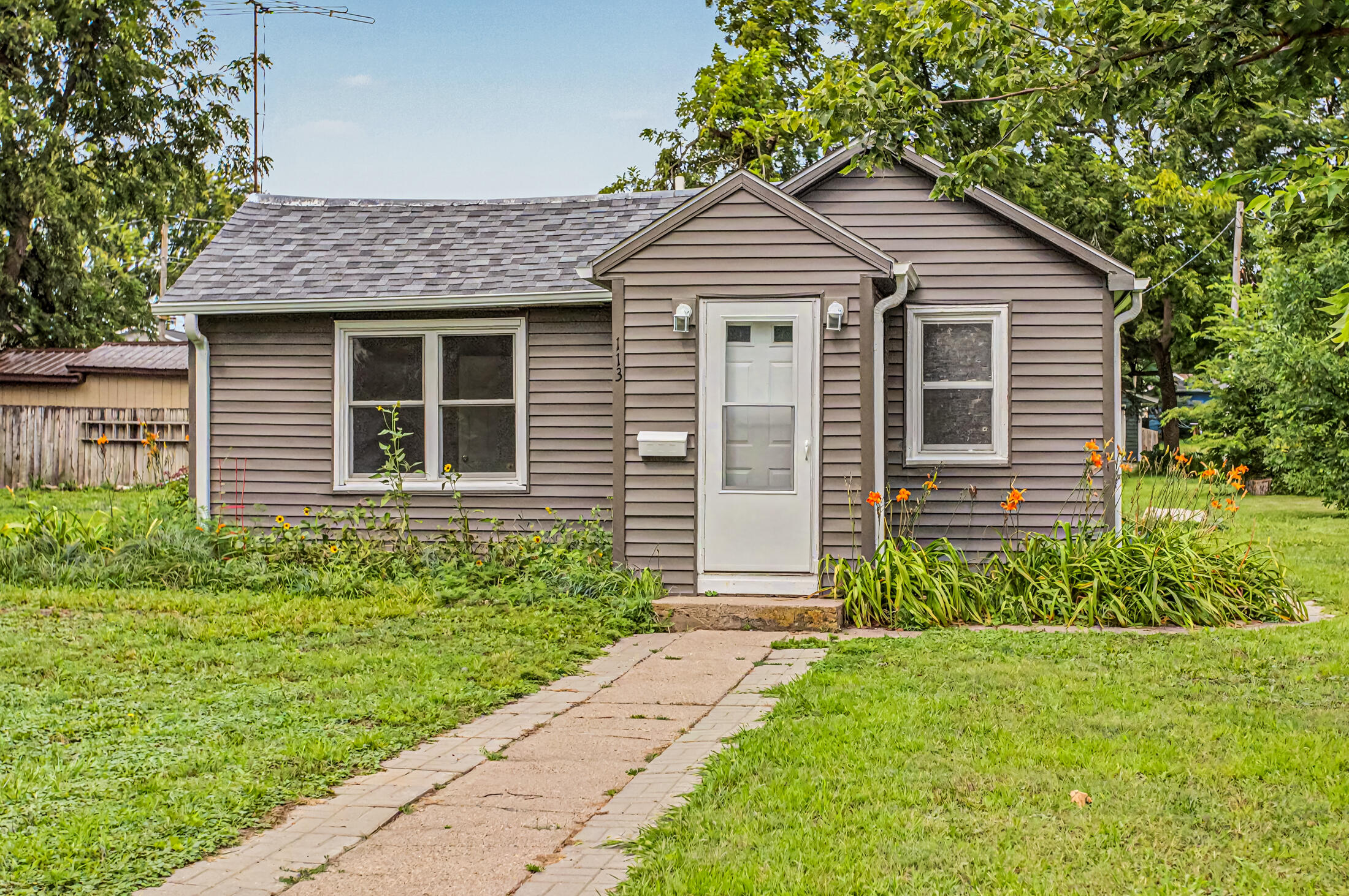 113 Pennsylvania Avenue Property Photo 1