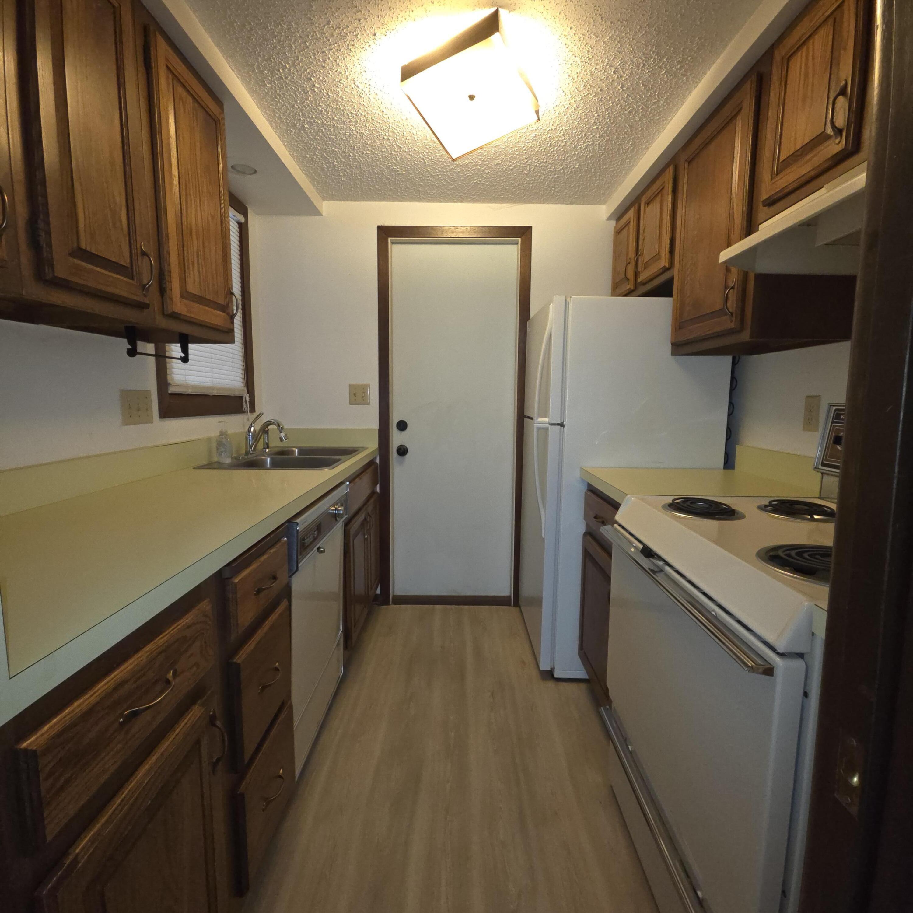 1123 Johnson Street Property Photo 6