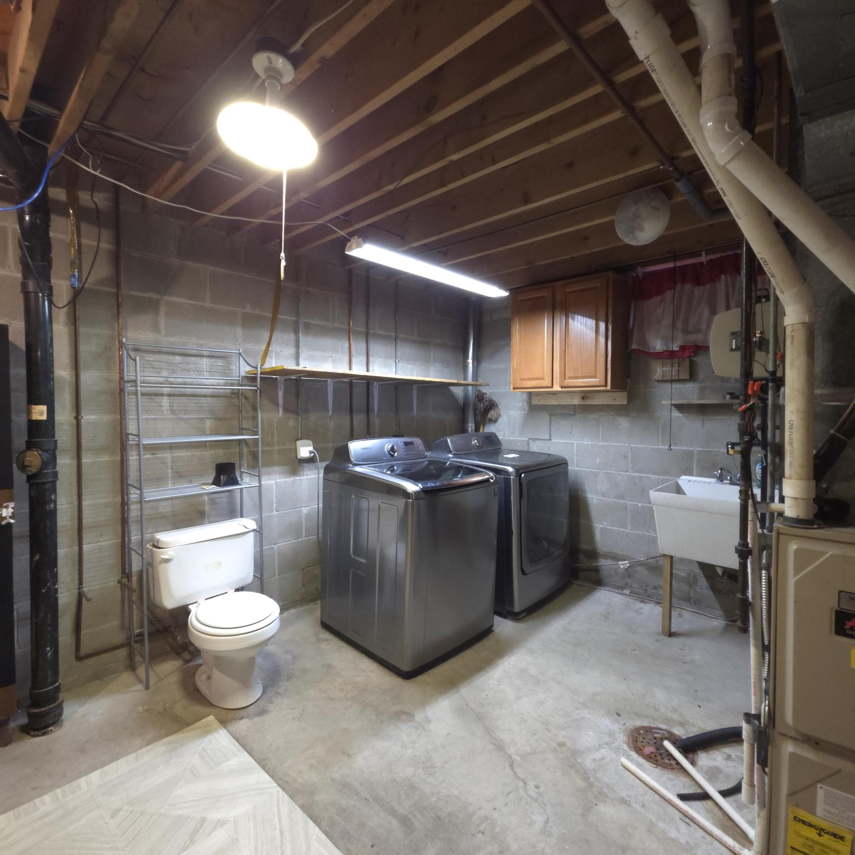 1123 Johnson Street Property Photo 12