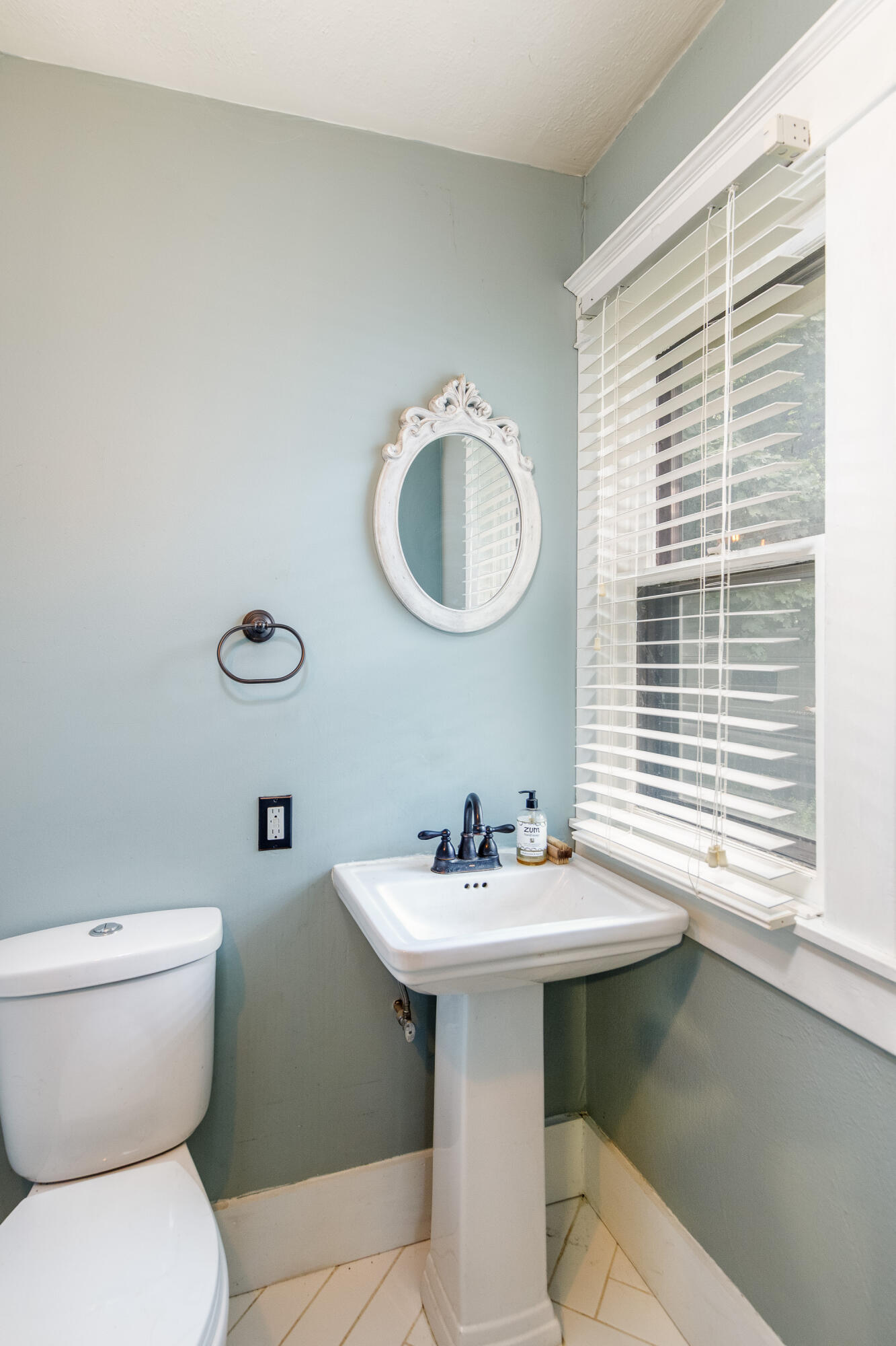1203 Burnett Avenue Property Photo 13