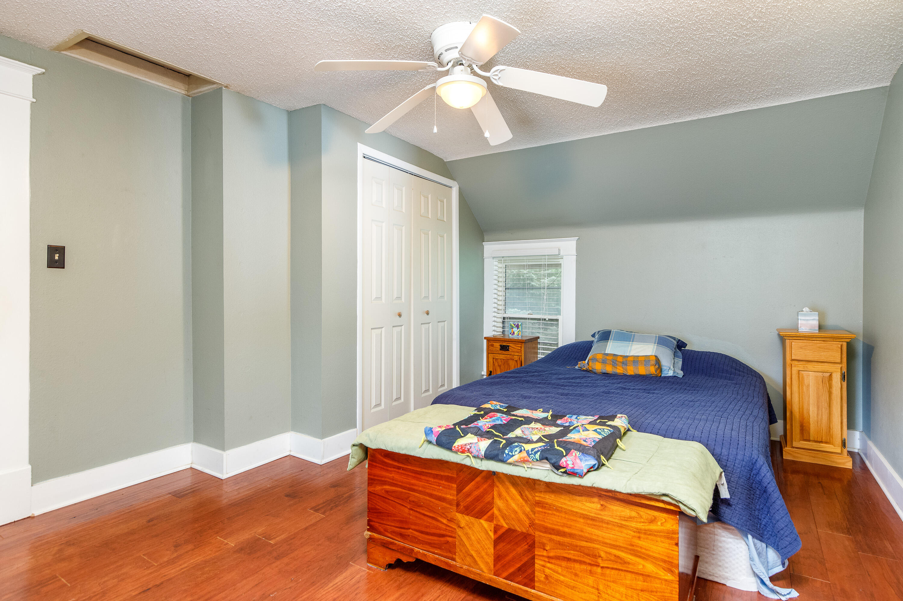 1203 Burnett Avenue Property Photo 16