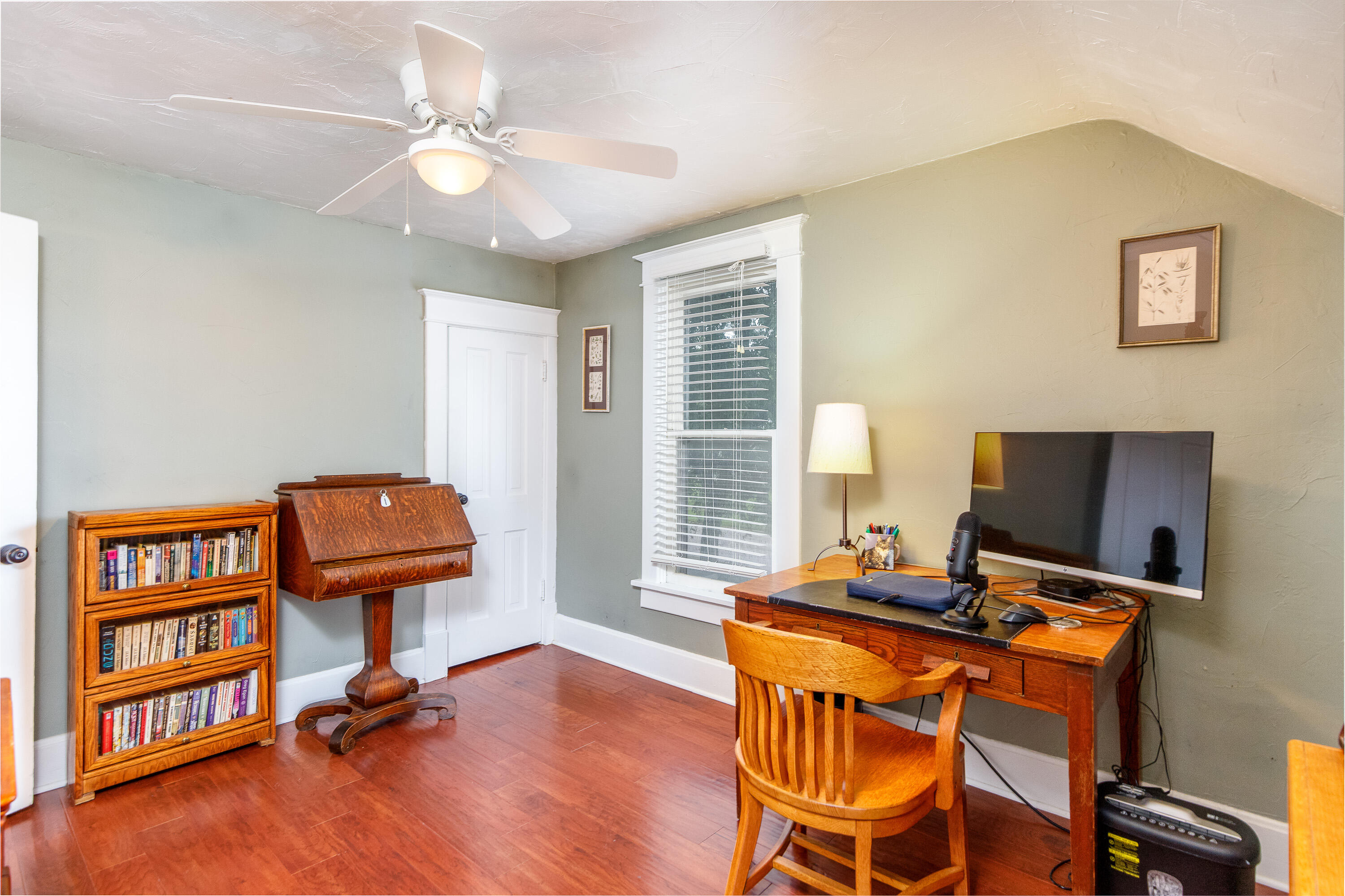 1203 Burnett Avenue Property Photo 20