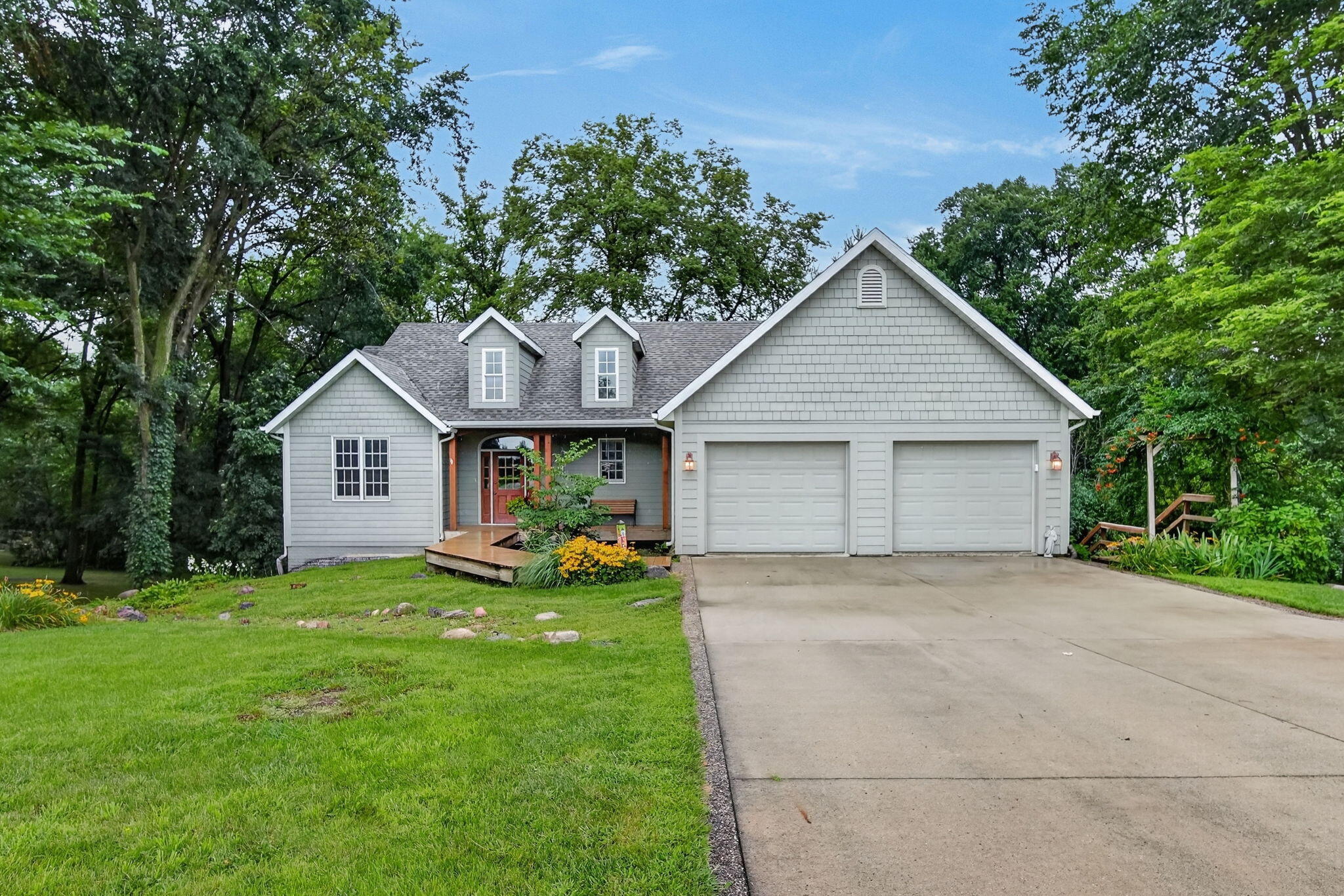 12595 Oakview Heights Drive Property Photo 1