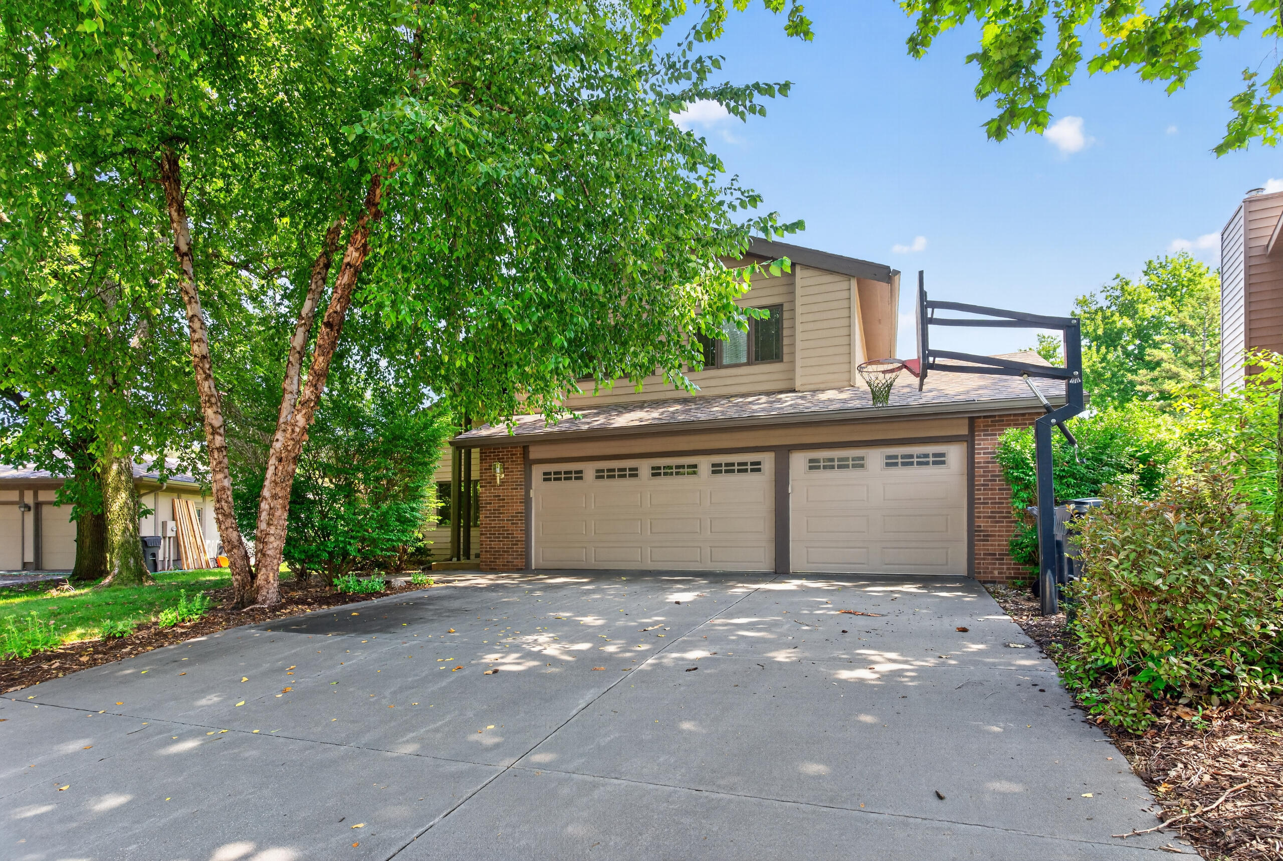 1902 Stevenson Drive Property Photo 1
