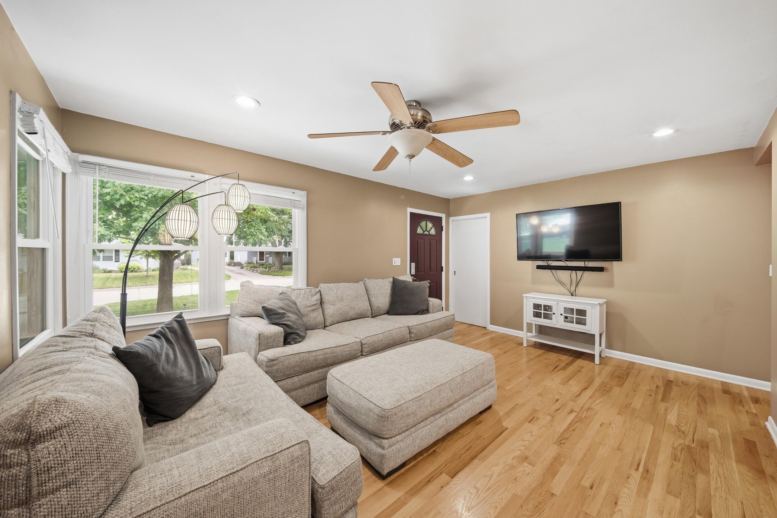 704 15th Street Property Photo 3