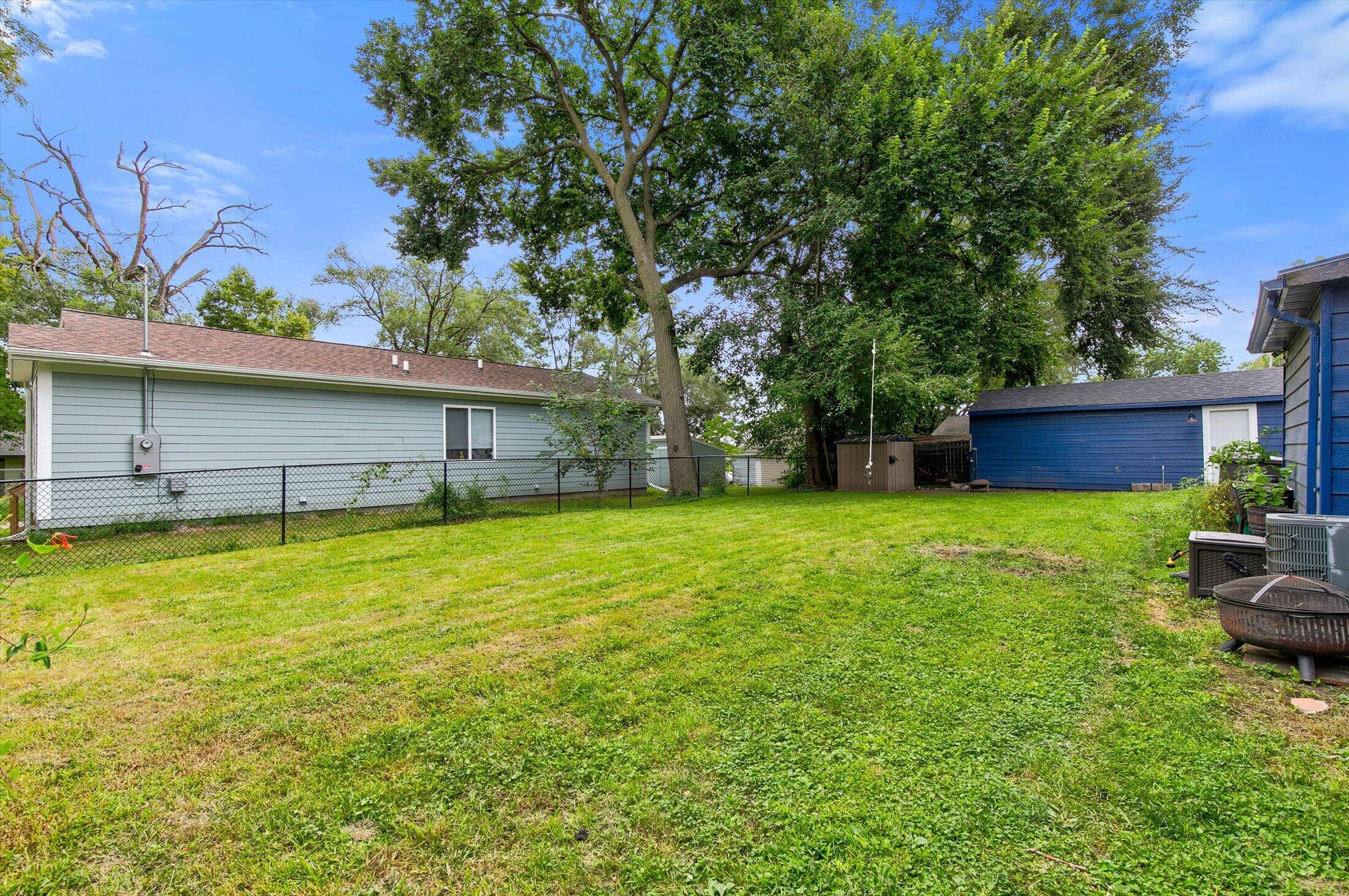 1913 E Walnut Street Property Photo 22