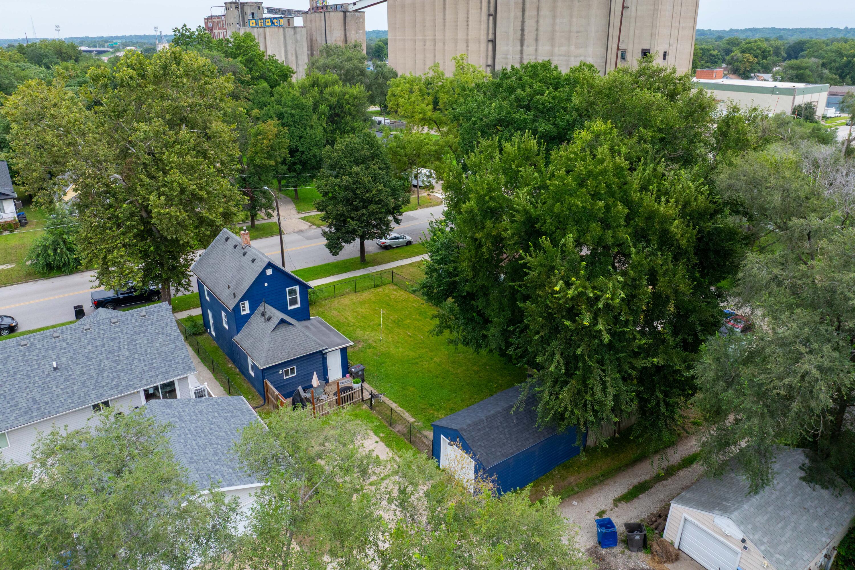 1913 E Walnut Street Property Photo 30