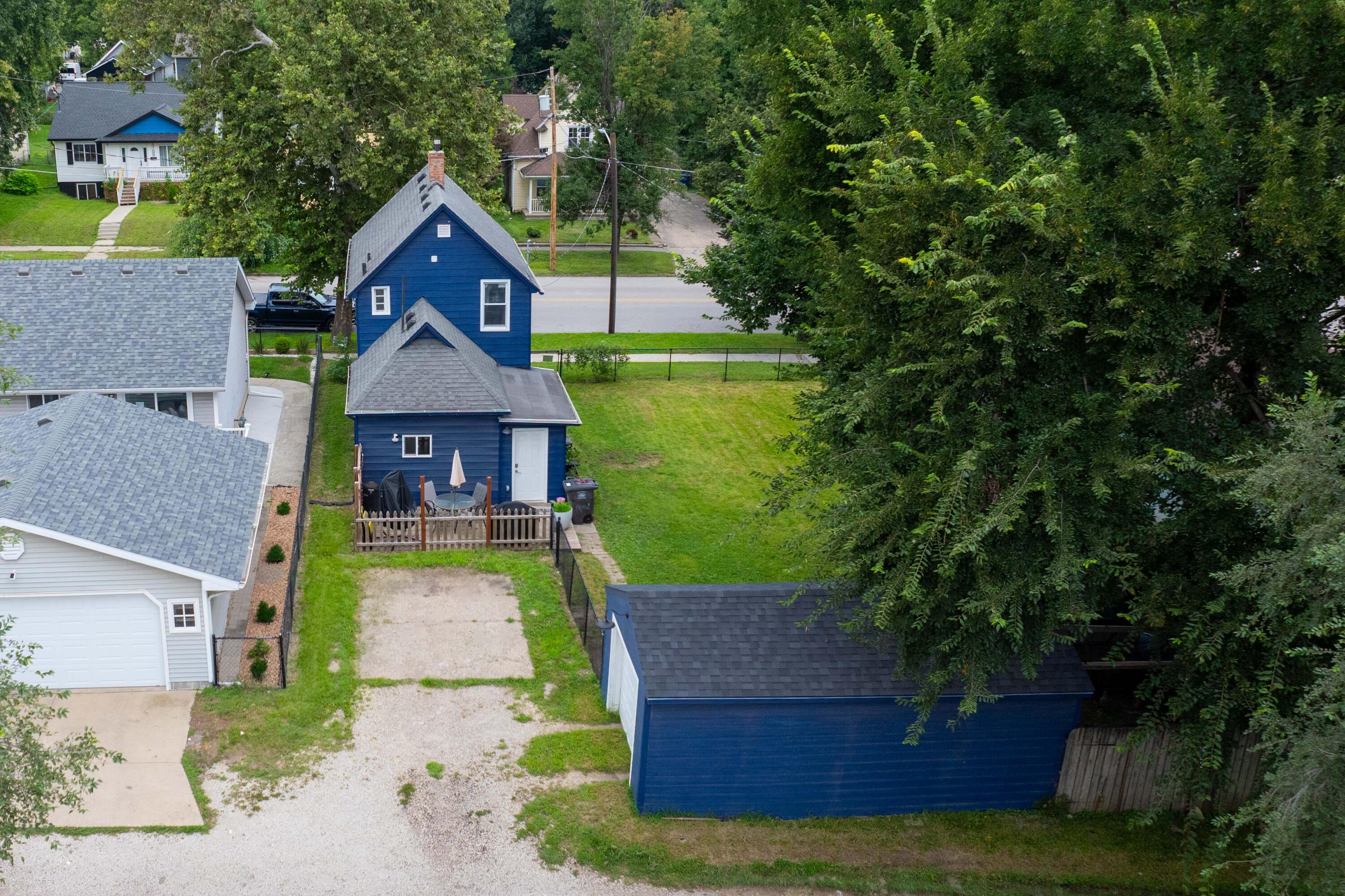 1913 E Walnut Street Property Photo 31