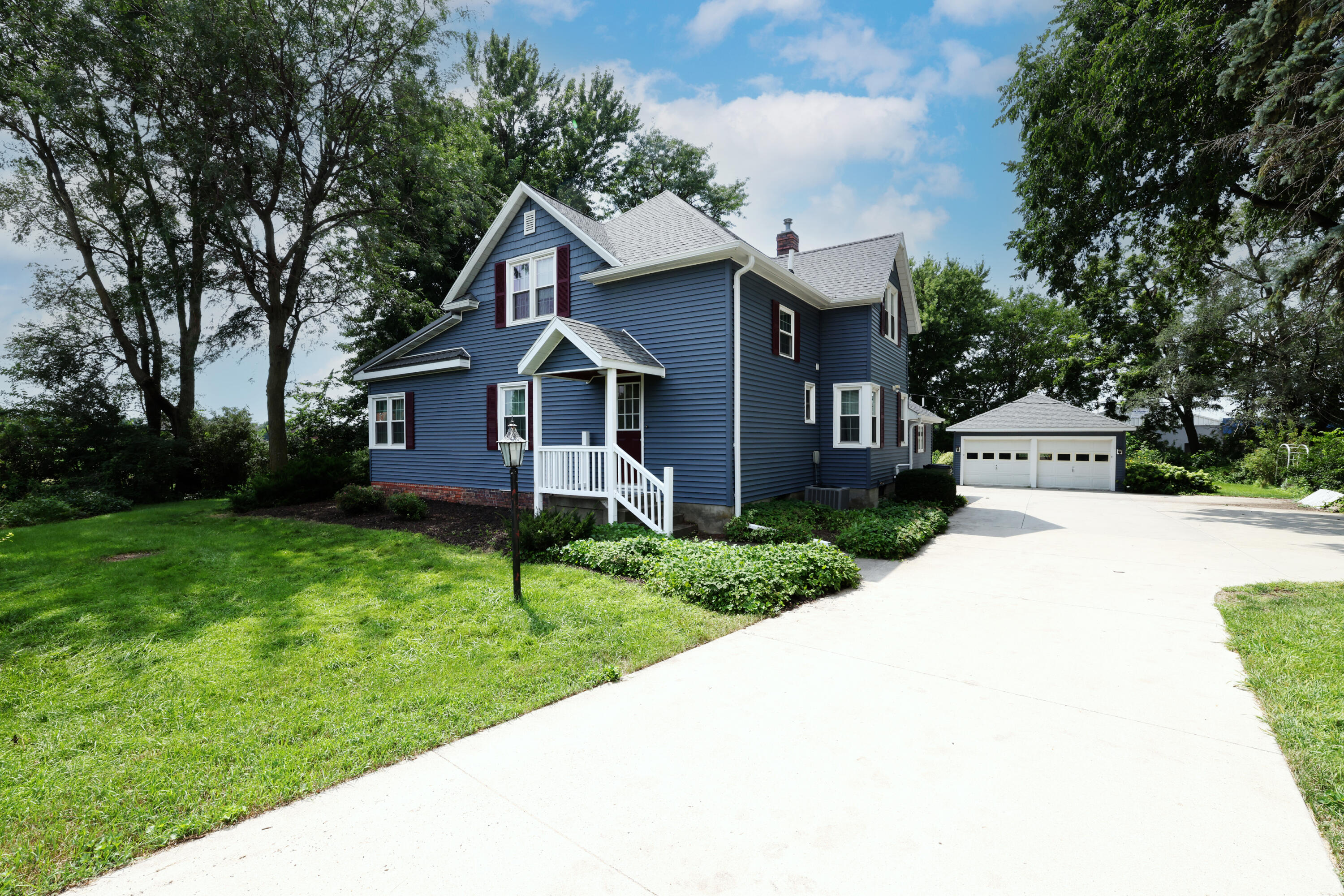 873 P Avenue Property Photo 1
