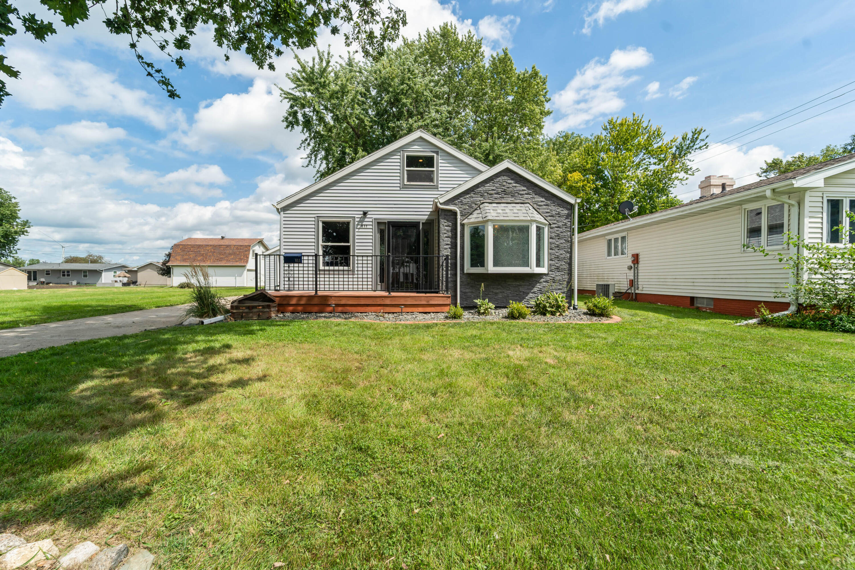 811 13th Street Property Photo 1