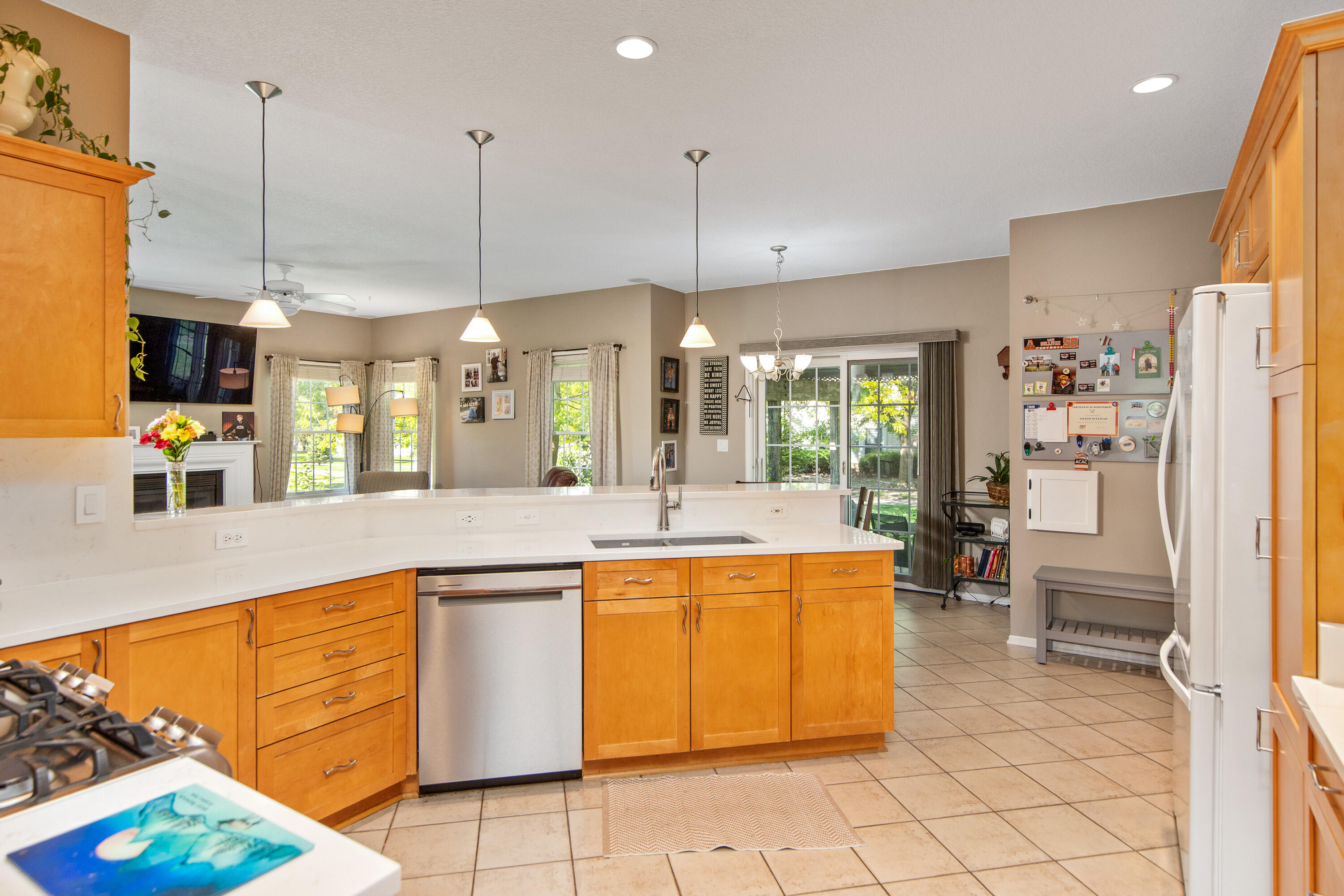 2609 Somerset Drive Property Photo 9