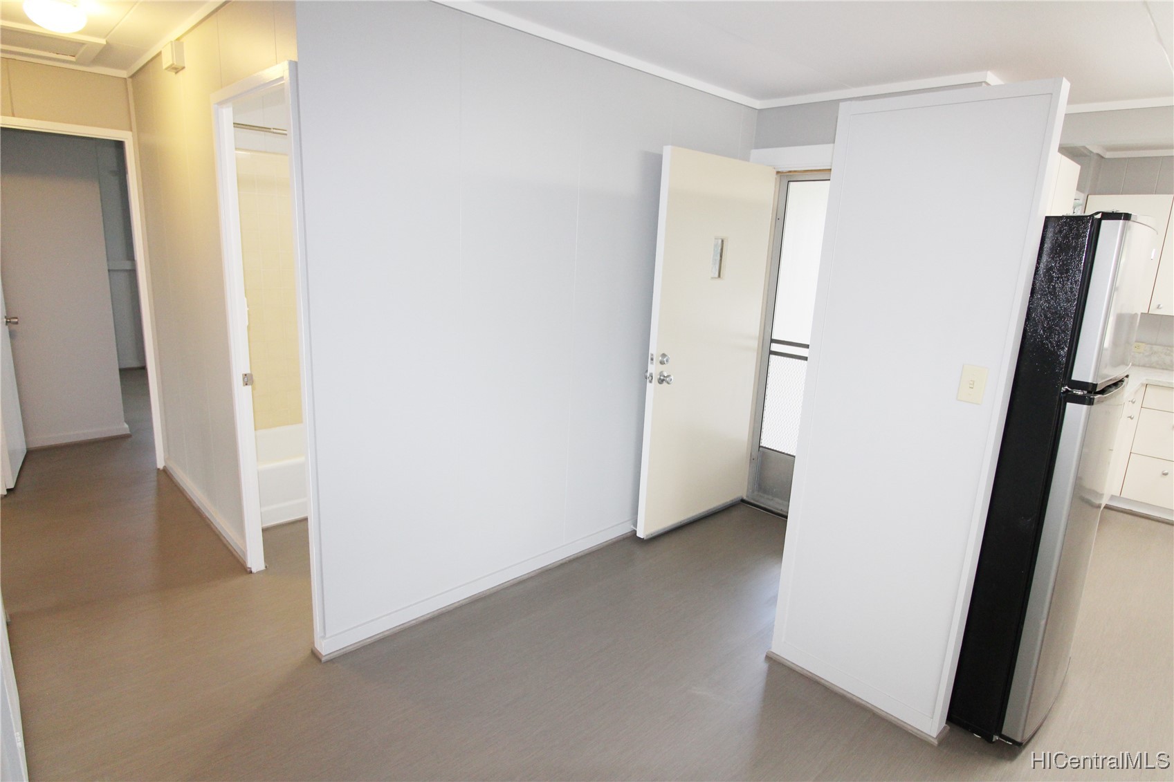 612 Ulumalu Street Property Photo 2