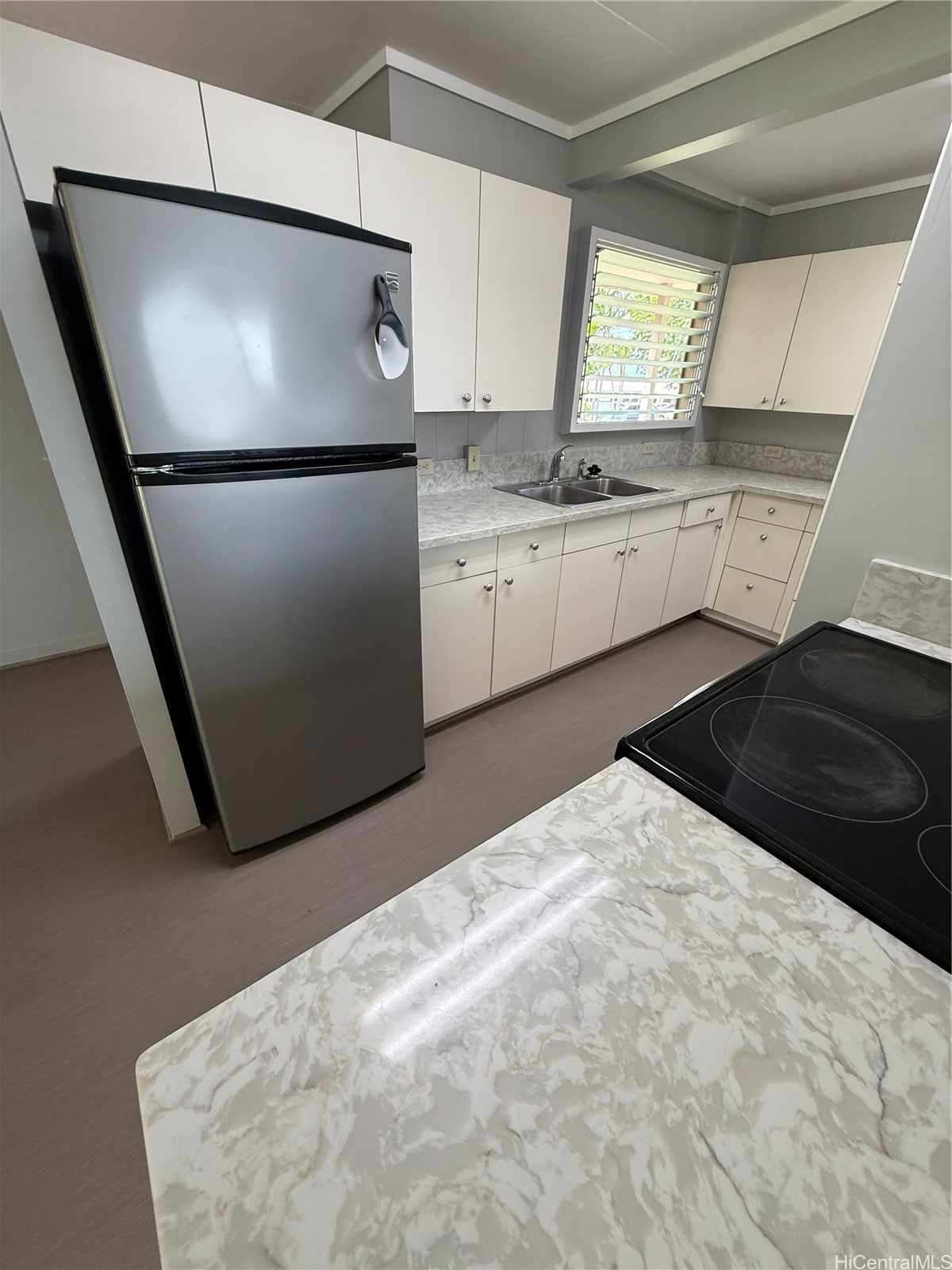 612 Ulumalu Street Property Photo 3