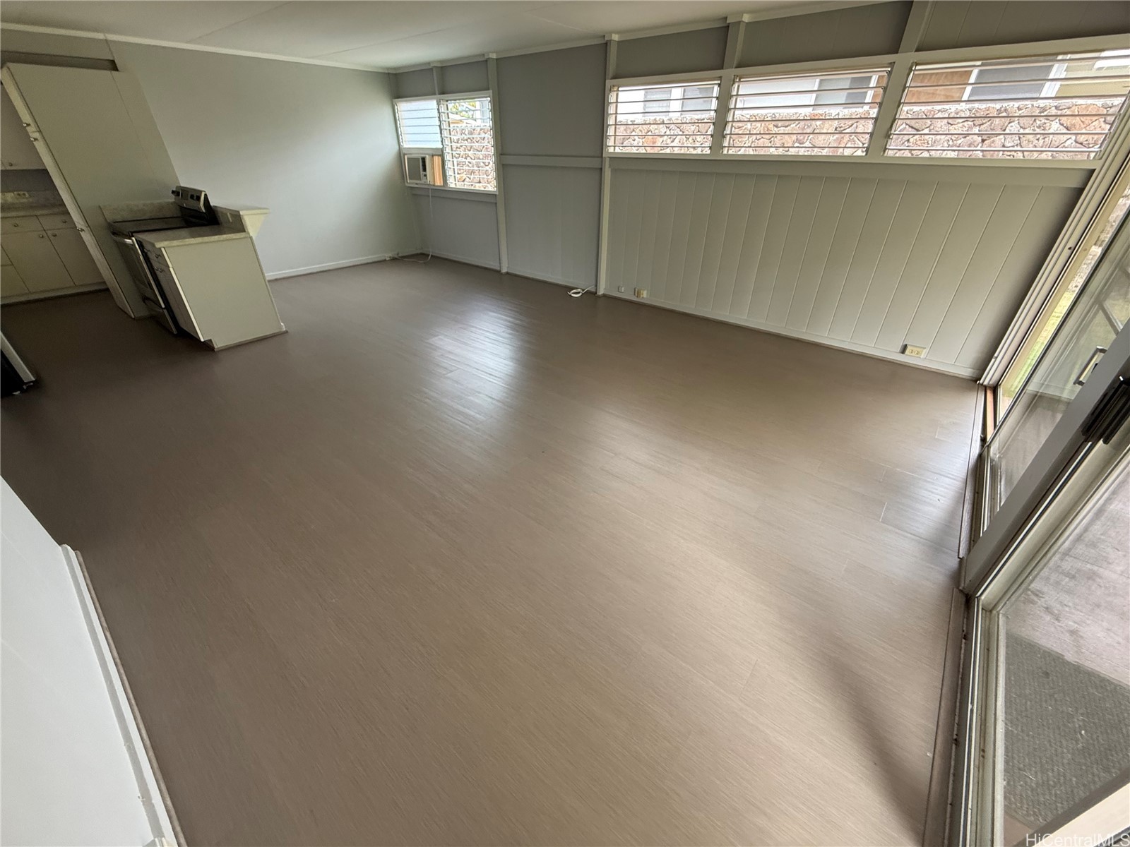 612 Ulumalu Street Property Photo 5