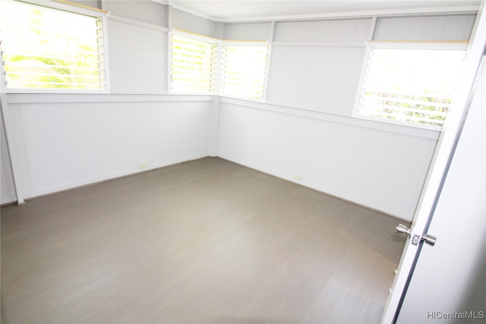 612 Ulumalu Street Property Photo 12