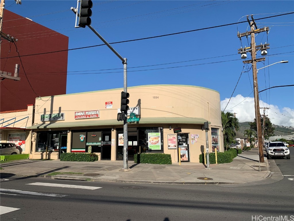 1694 Kalakaua Ave Property Photo