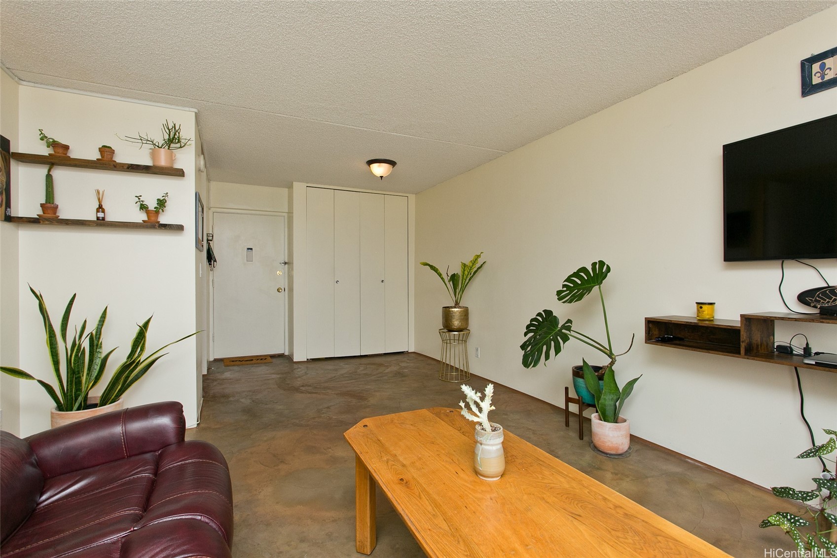 400 Hobron Lane 3212 Property Photo 1
