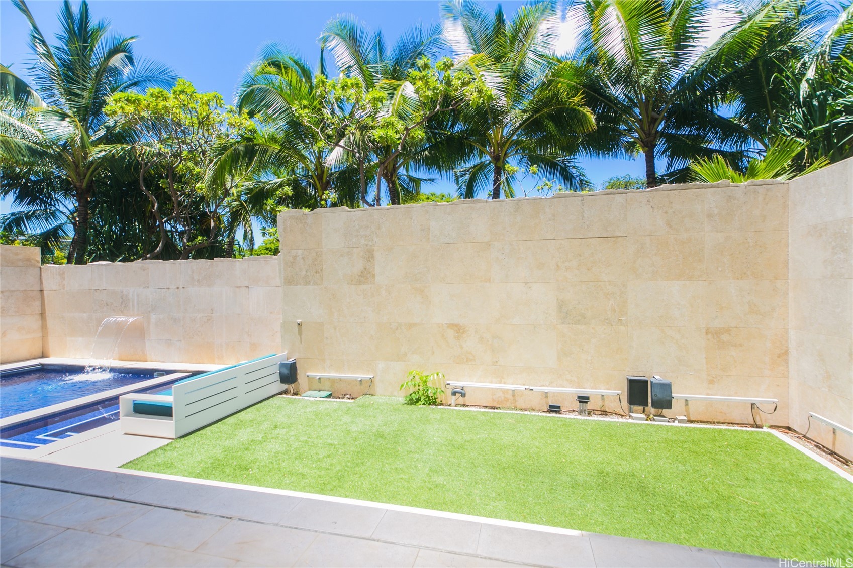 1118 Ala Moana Boulevard 2 Property Photo