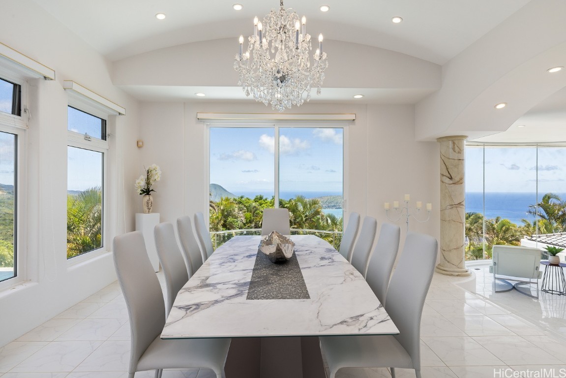 875 Ikena Circle Property Photo 3