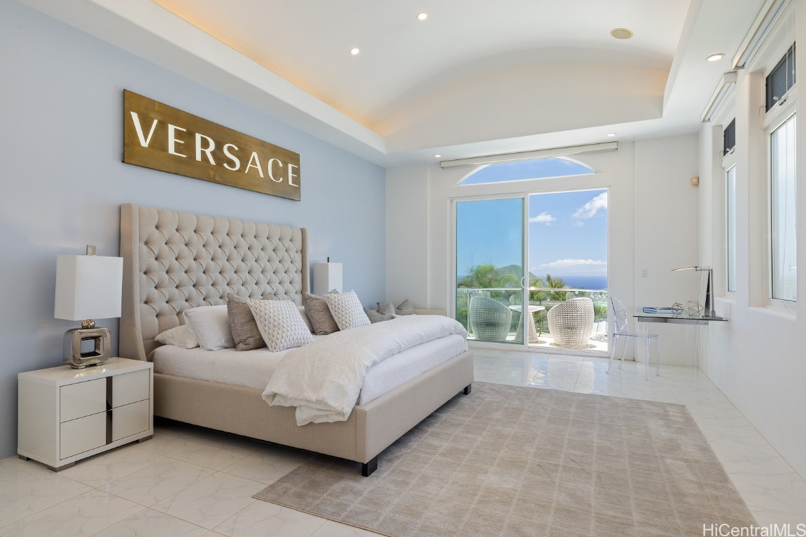 875 Ikena Circle Property Photo 8