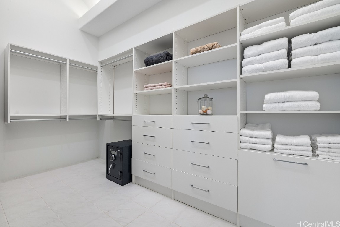 875 Ikena Circle Property Photo 10