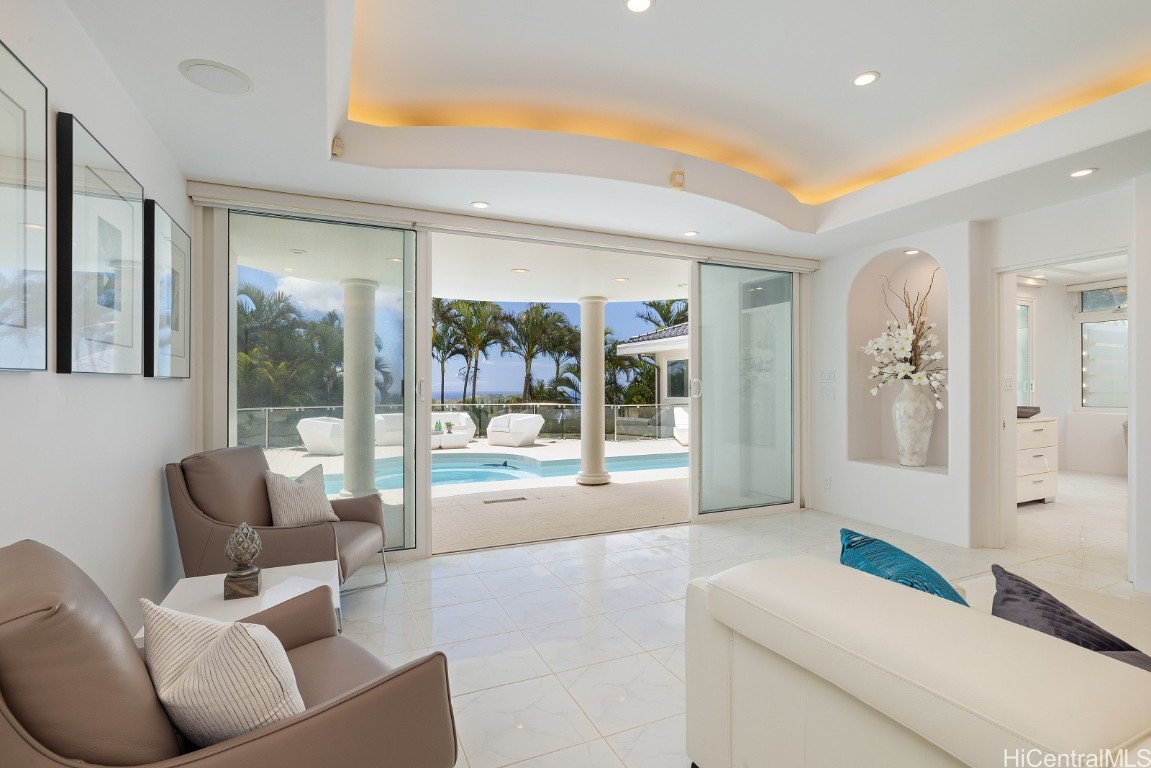 875 Ikena Circle Property Photo 14