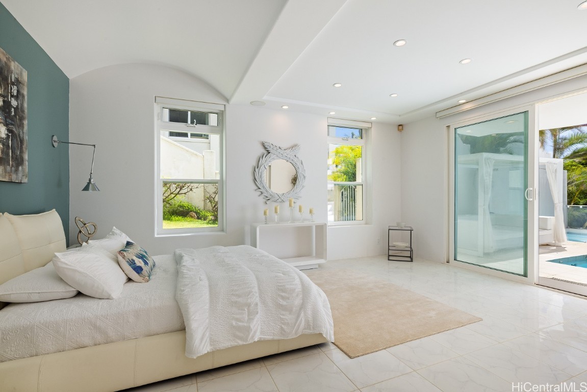 875 Ikena Circle Property Photo 15
