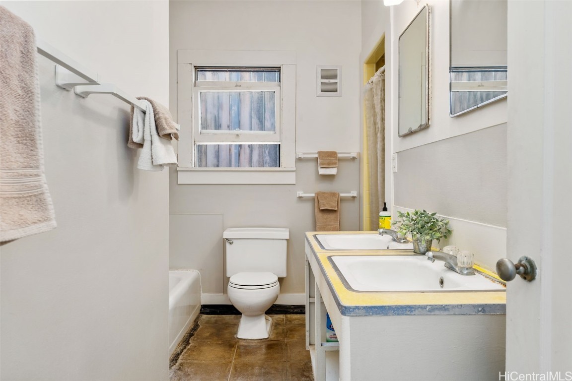 4101 Black Point Road Property Photo 14
