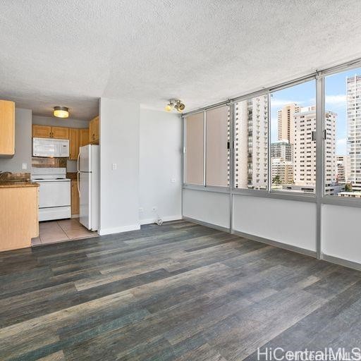 2415 Ala Wai Boulevard 907 Property Photo 3