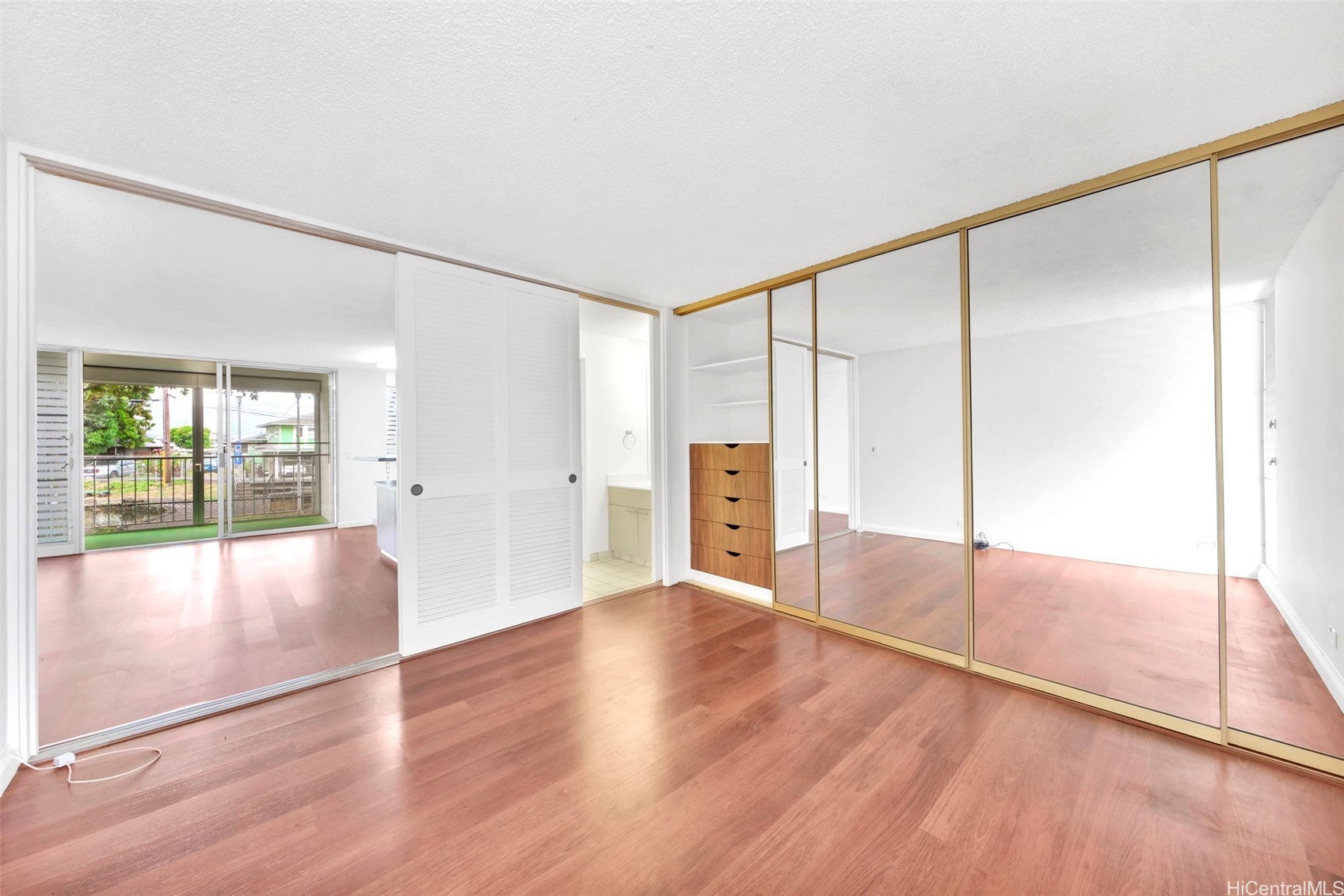 647 Kunawai Lane B203 Property Photo 8